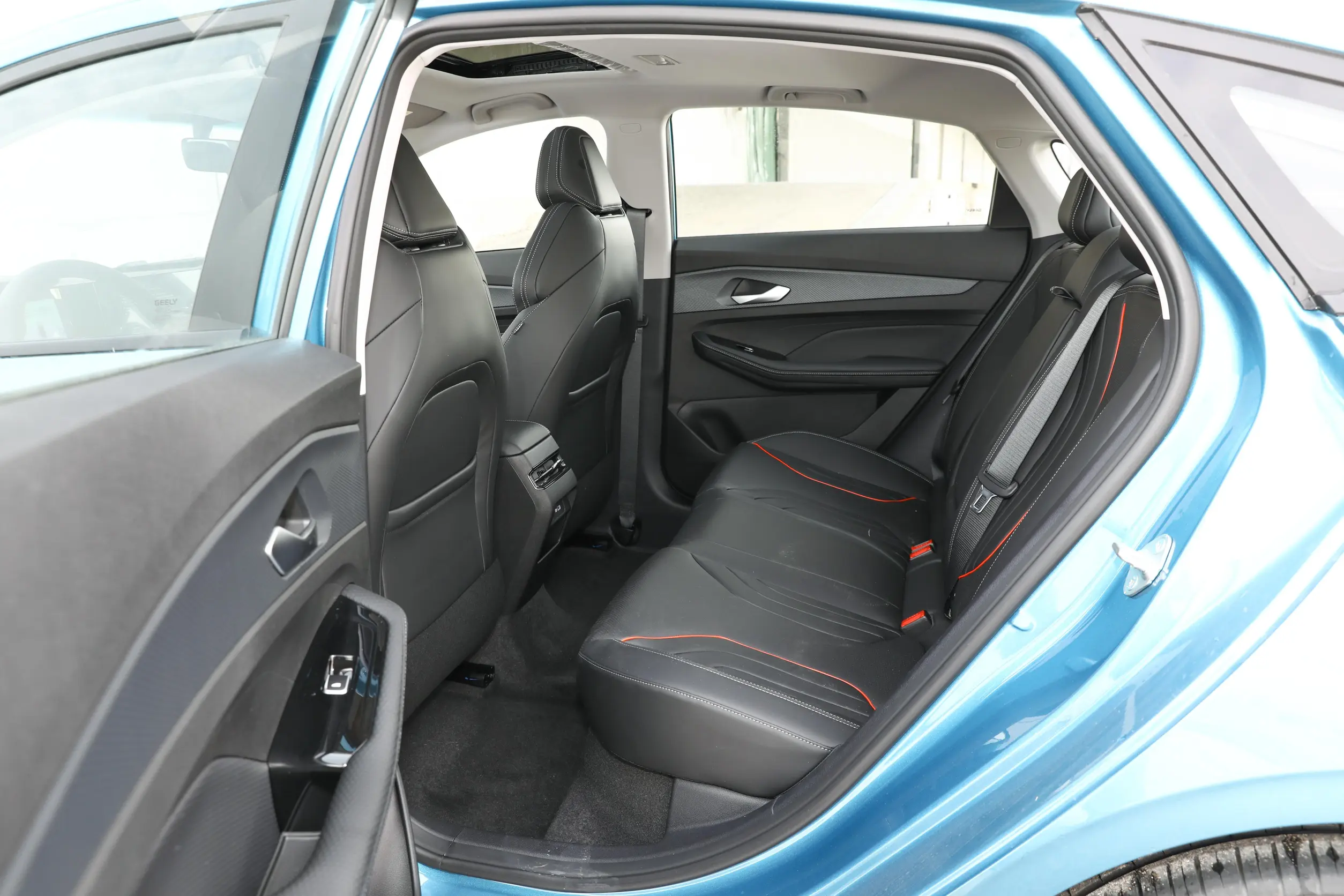 Geely Binray 2024 space-2