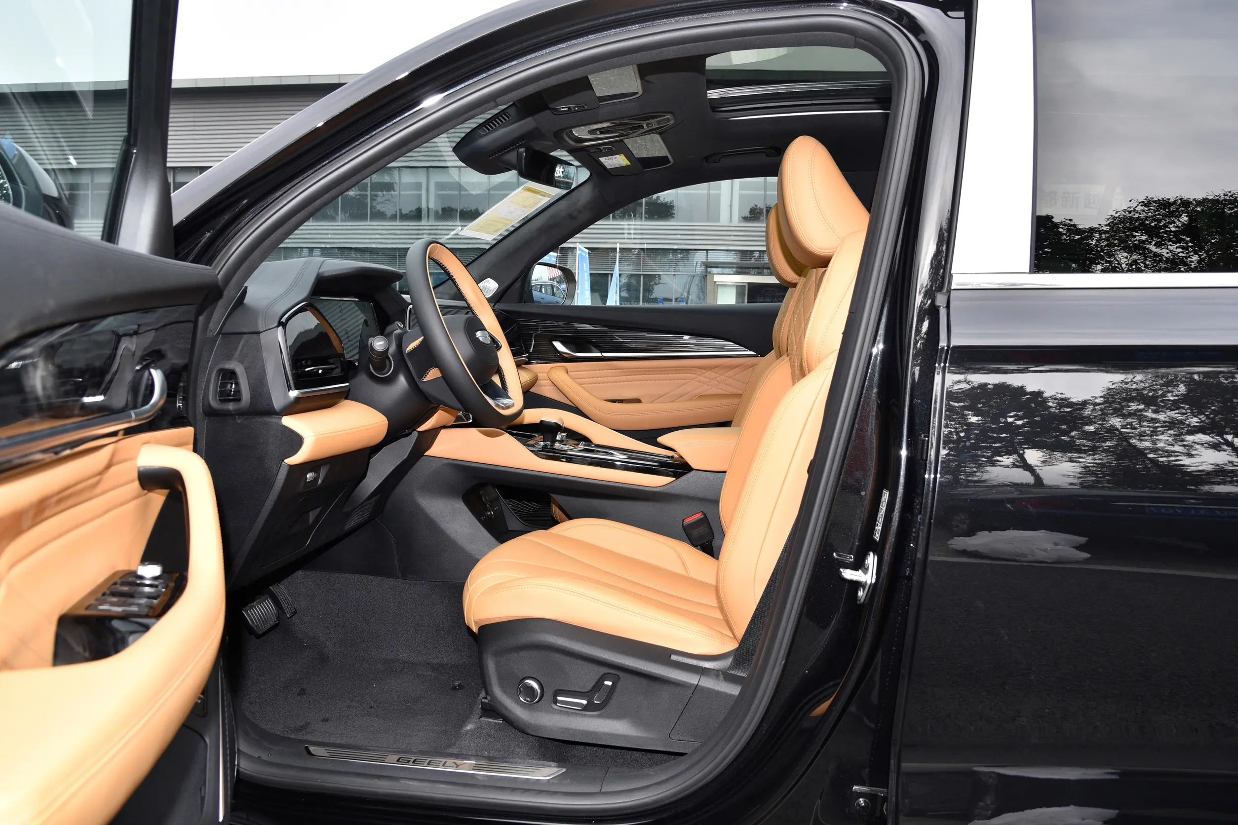 Geely Monjaro Zhiqing 2024 space-1