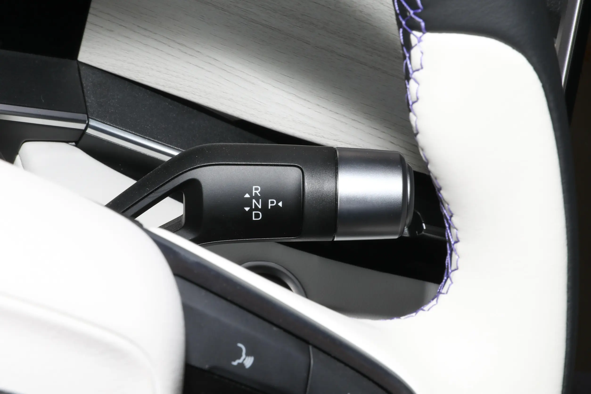 Geely Preface L 2024 interior-3