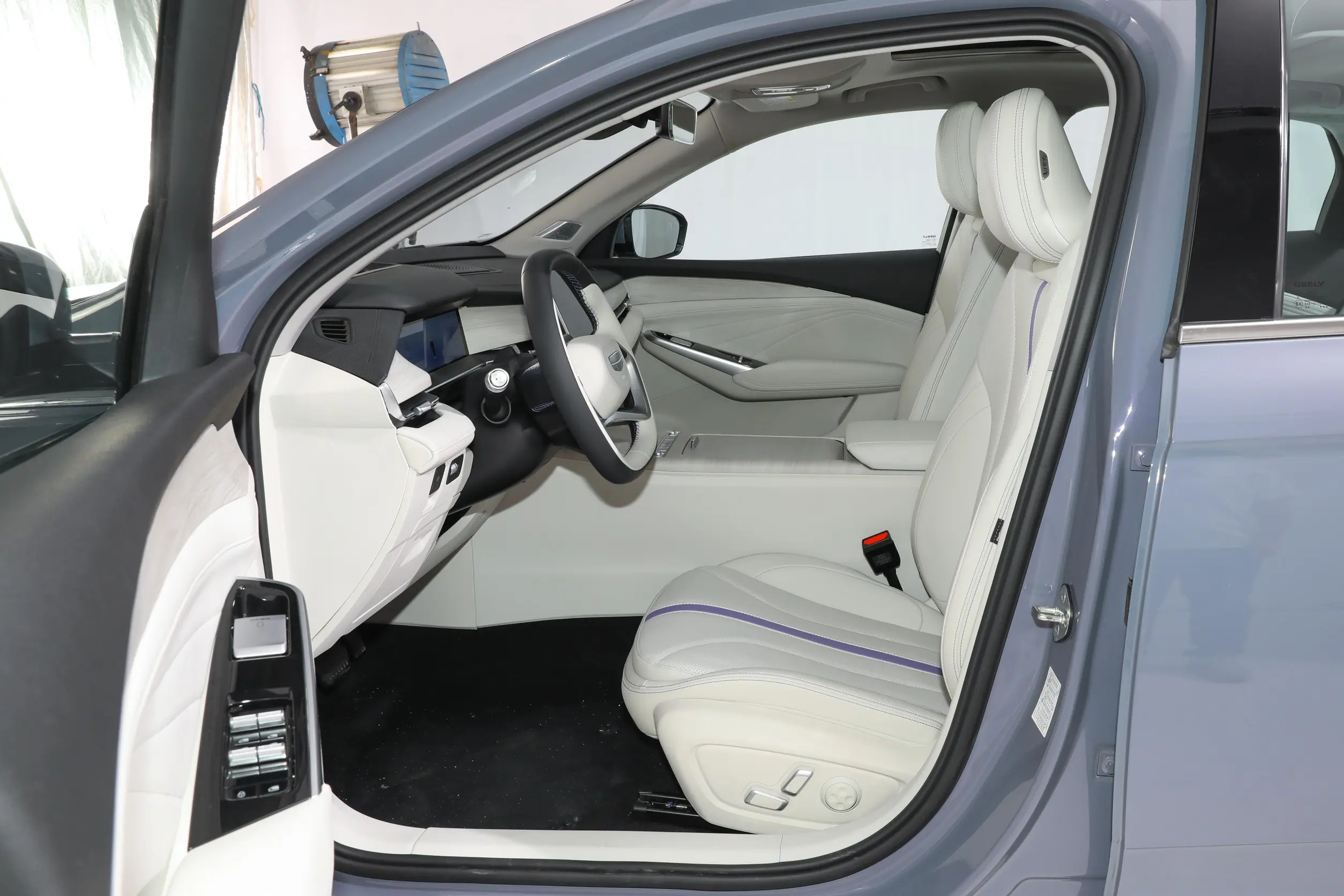 Geely Preface L 2024 space-1