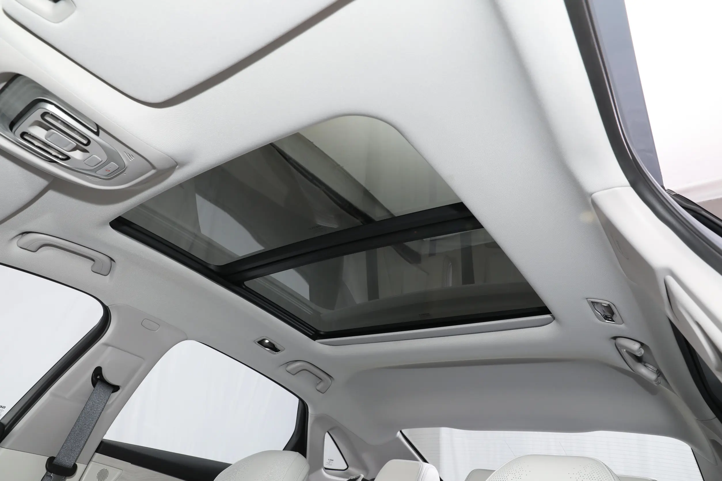 Geely Preface L 2024 space-3