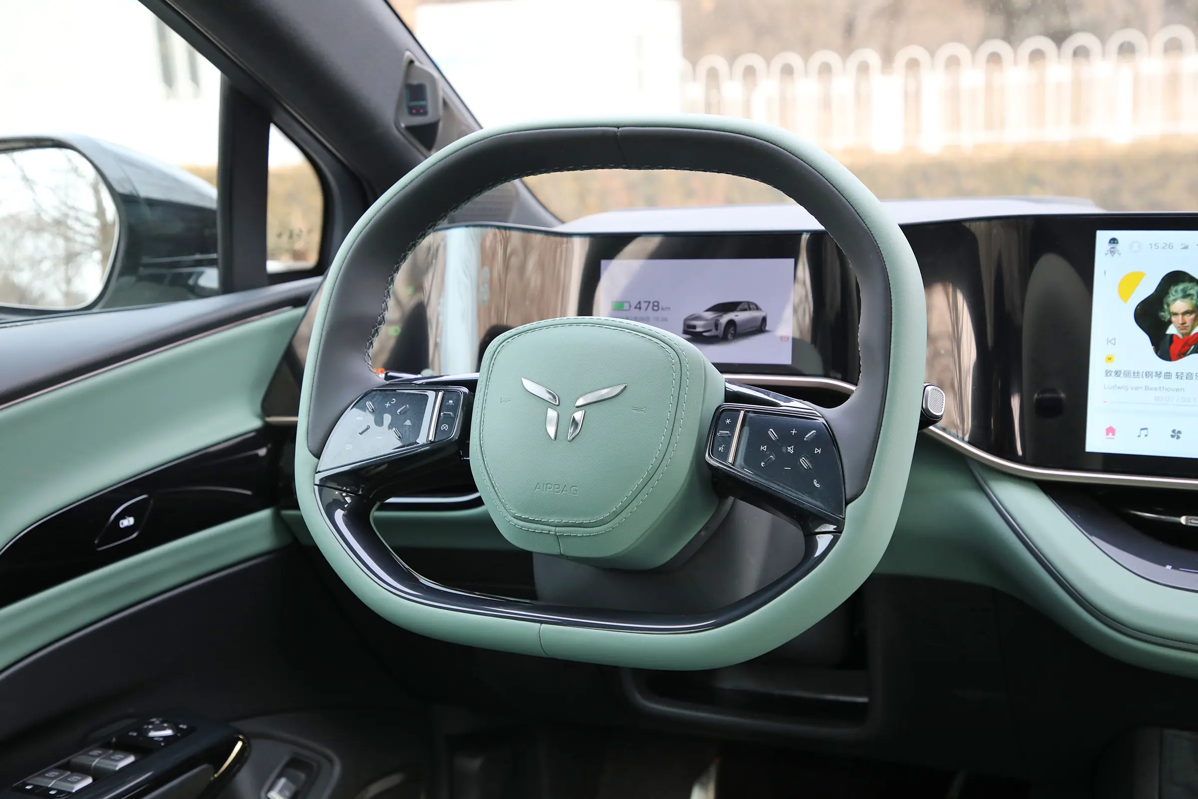 Hongqi EH7 2024 interior-2