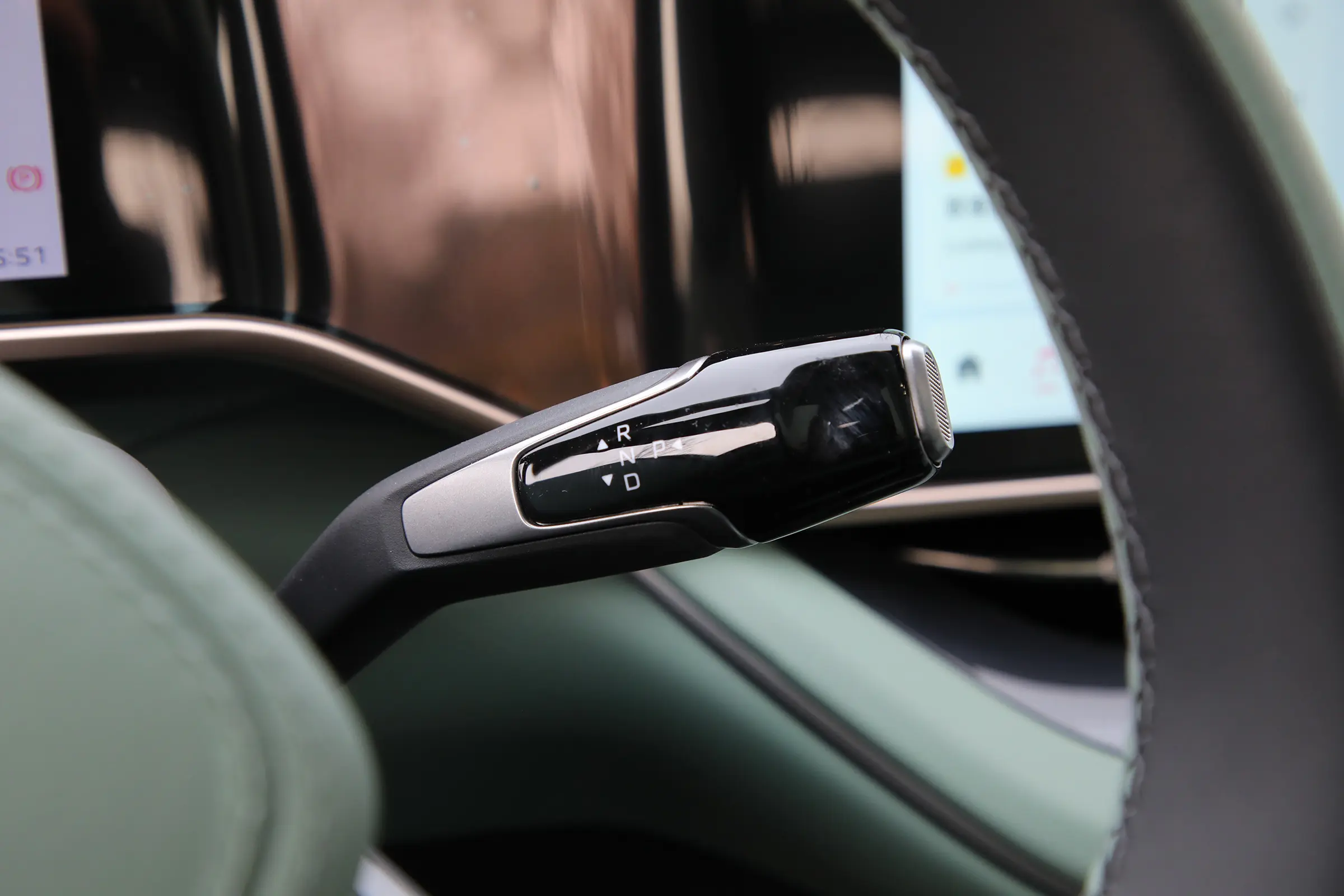 Hongqi EH7 2024 interior-3