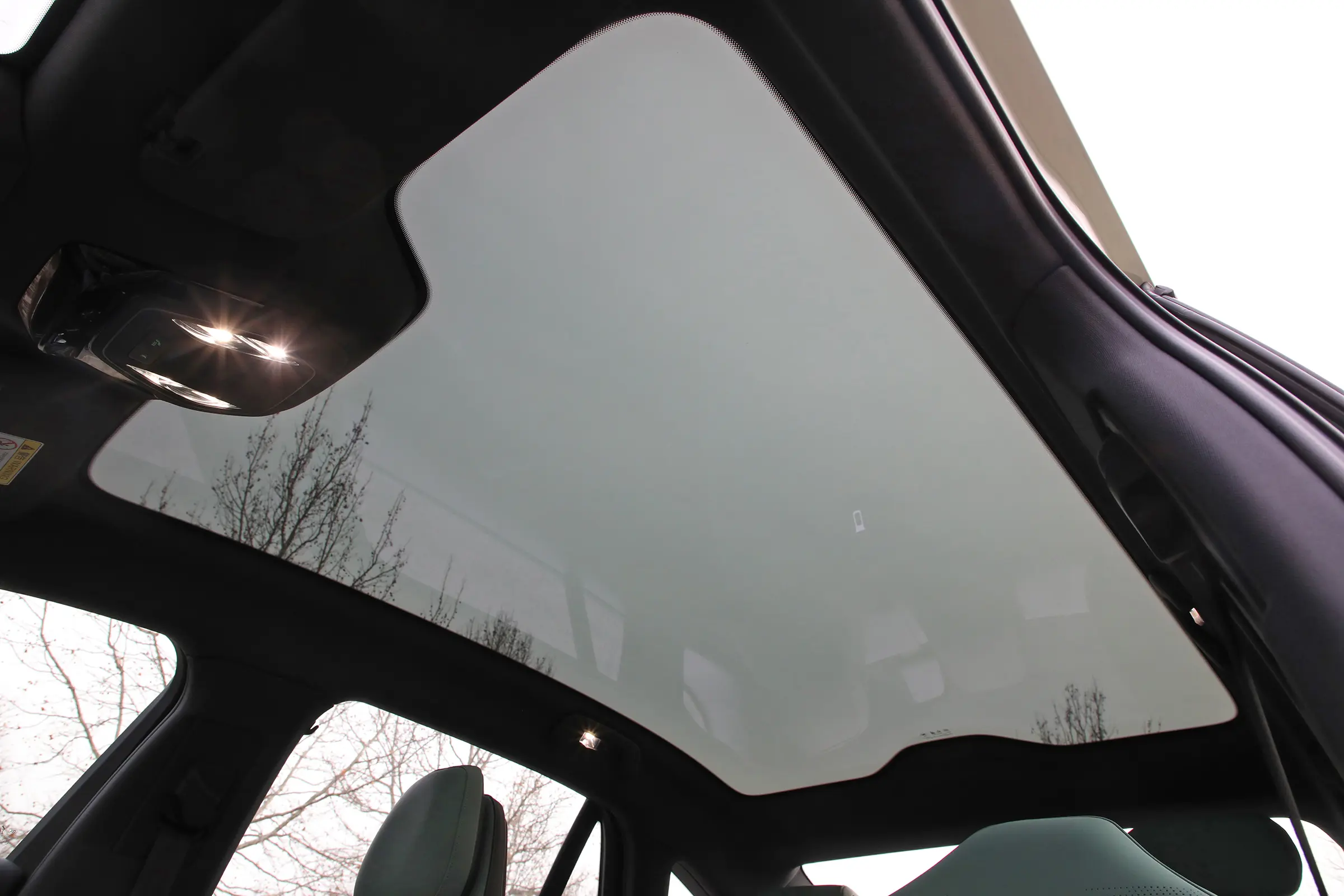 Hongqi EH7 2024 space-3