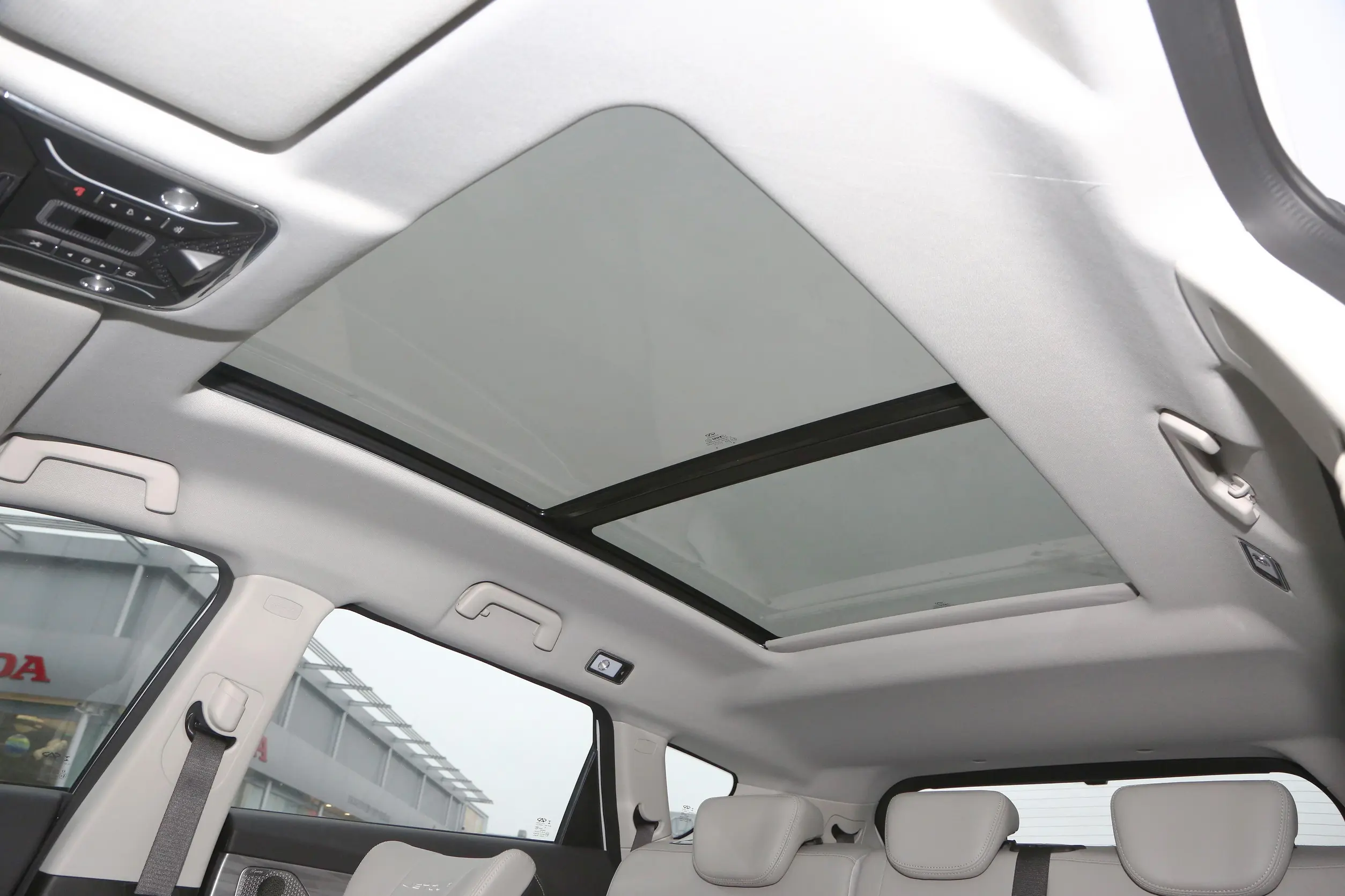 Jetour X70 2023 space-3