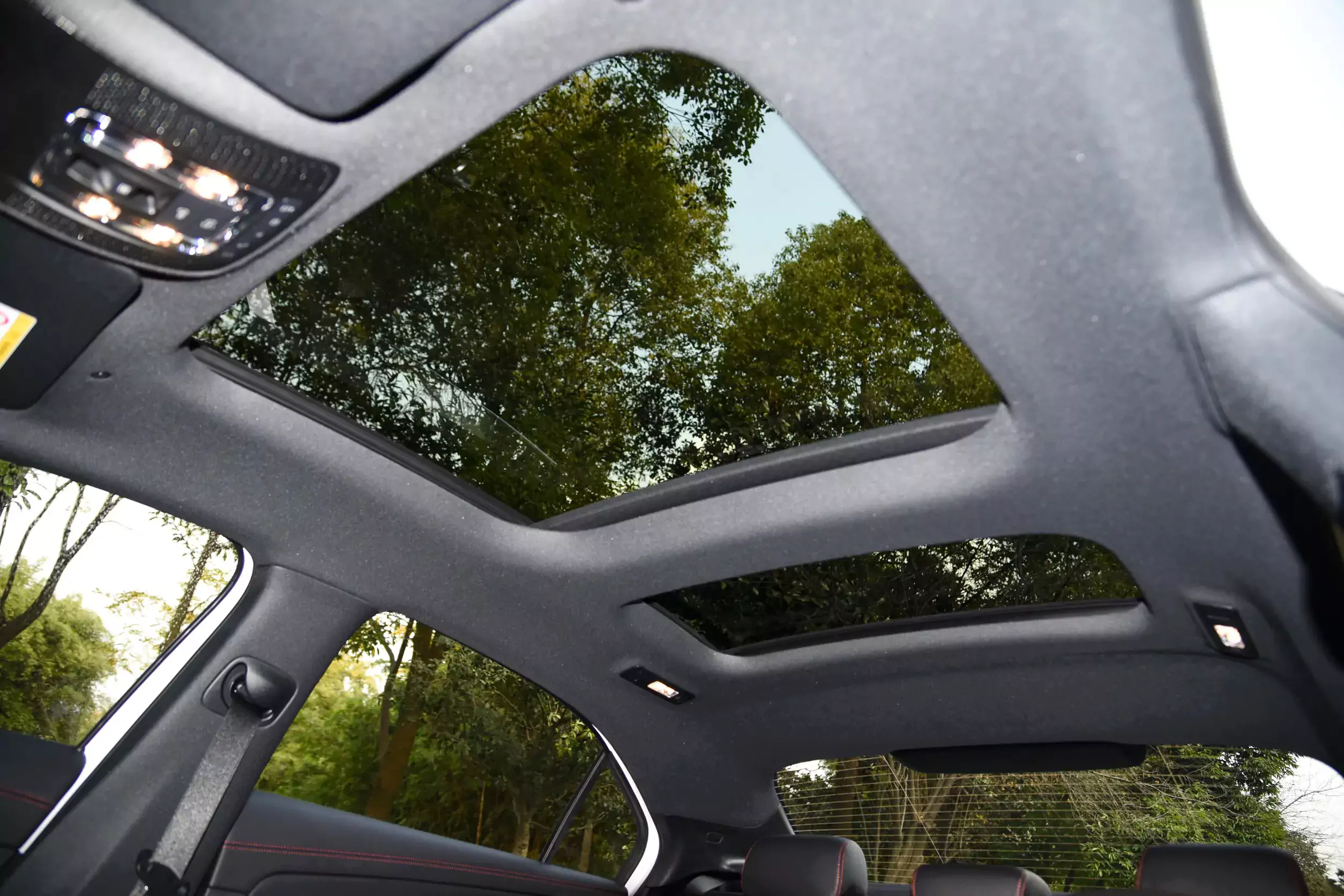 Mercedes-Benz A 200 L 2024 space-3