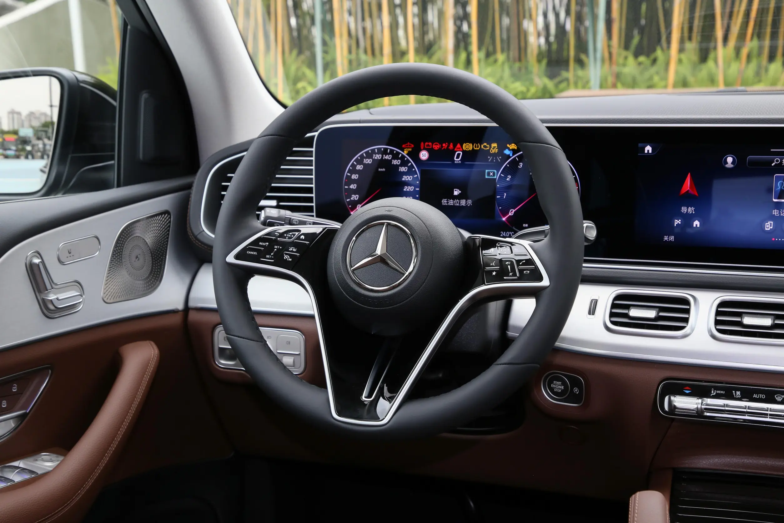 Mercedes-Benz GLE 2024 interior-2