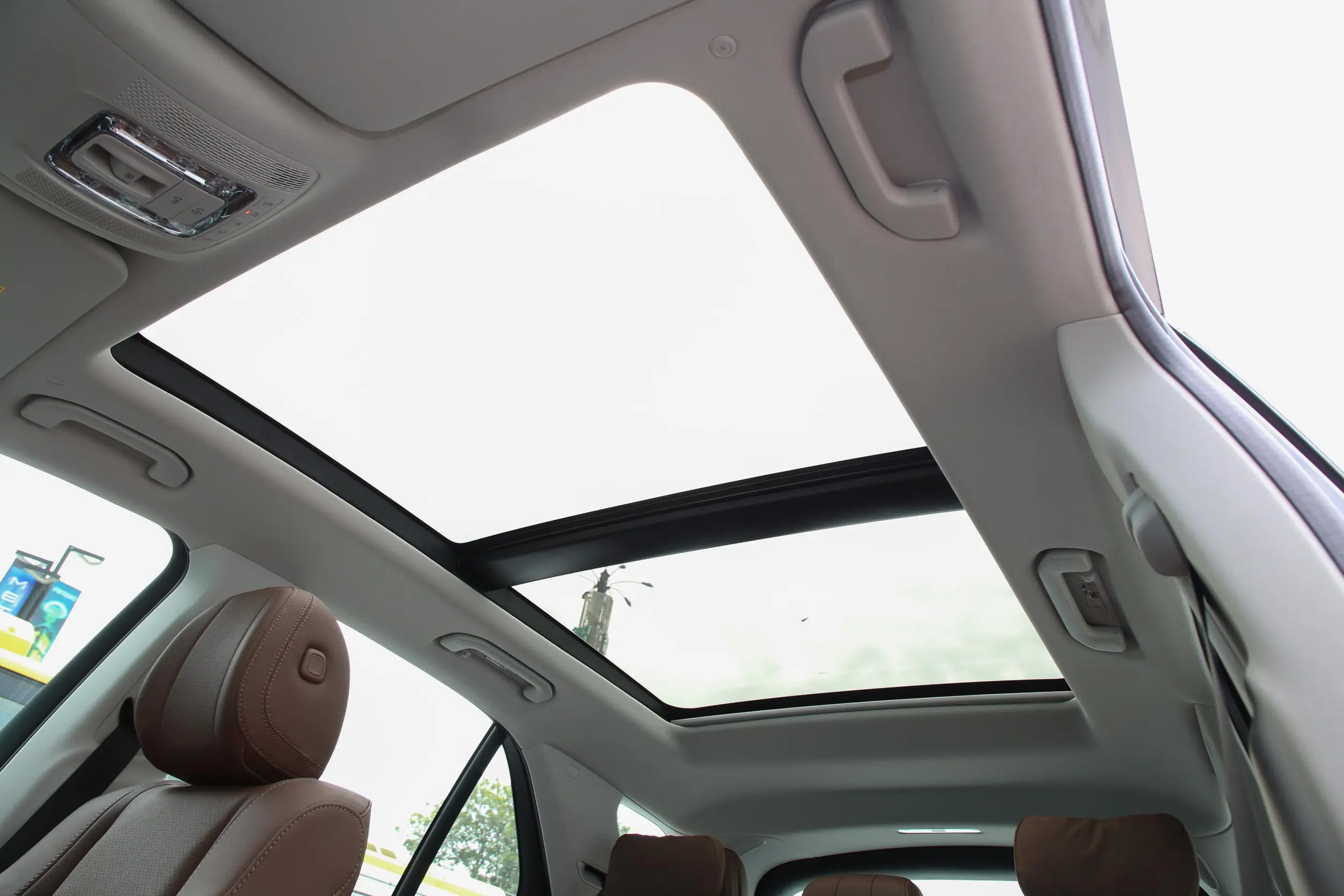 Mercedes-Benz GLE 2024 space-3