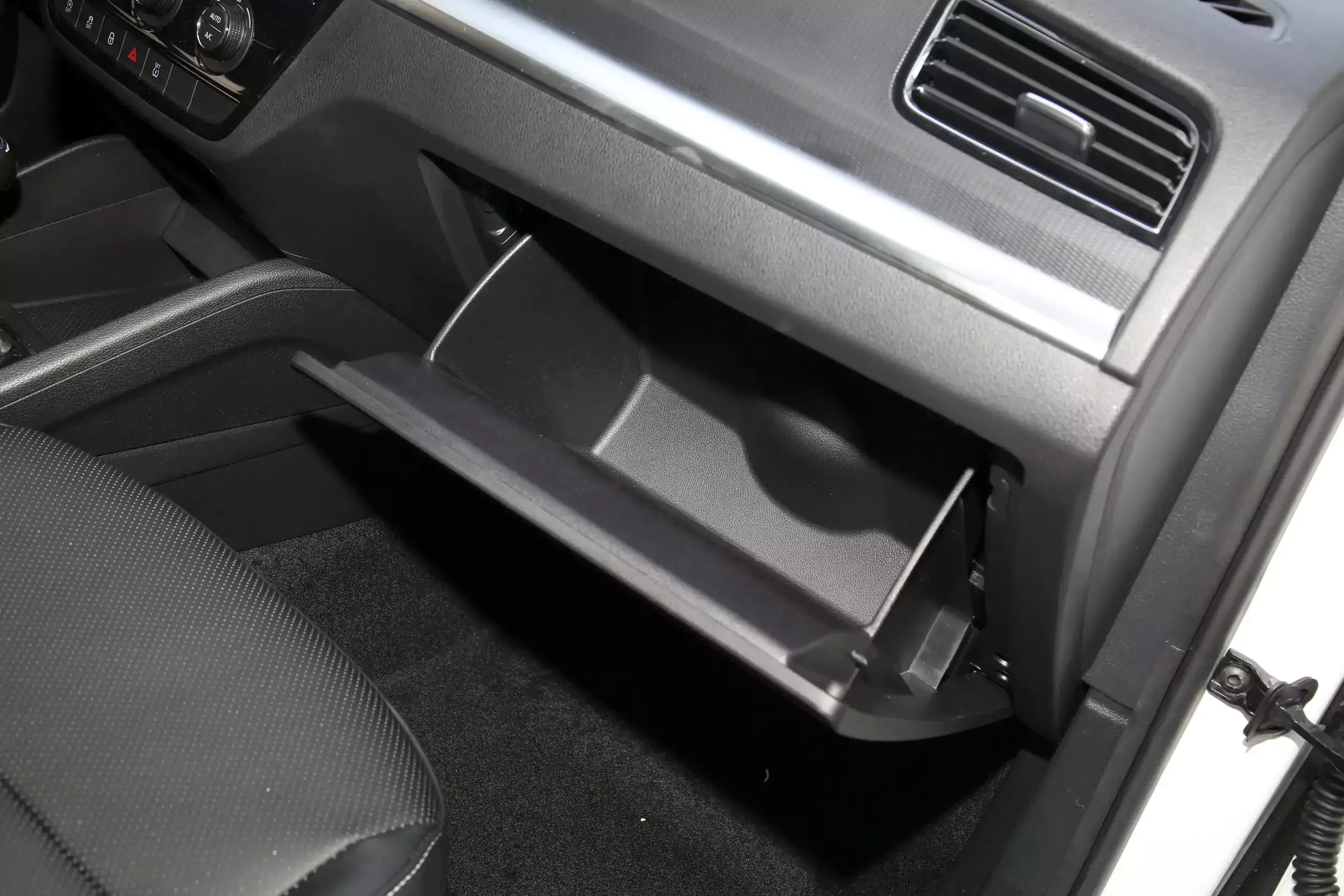 Škoda KAMIQ 2024 interior-4