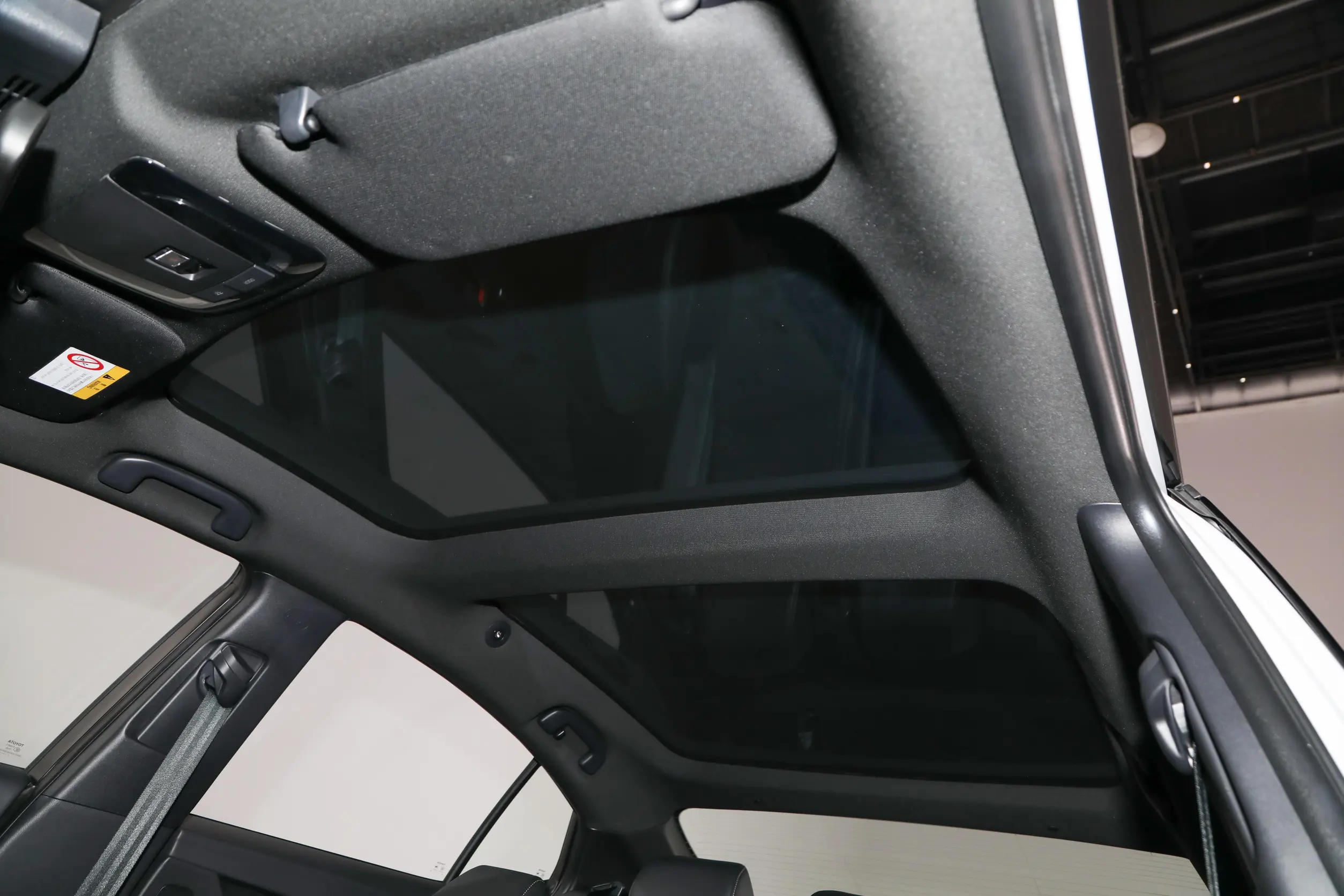 Toyota Camry 2024 space-3