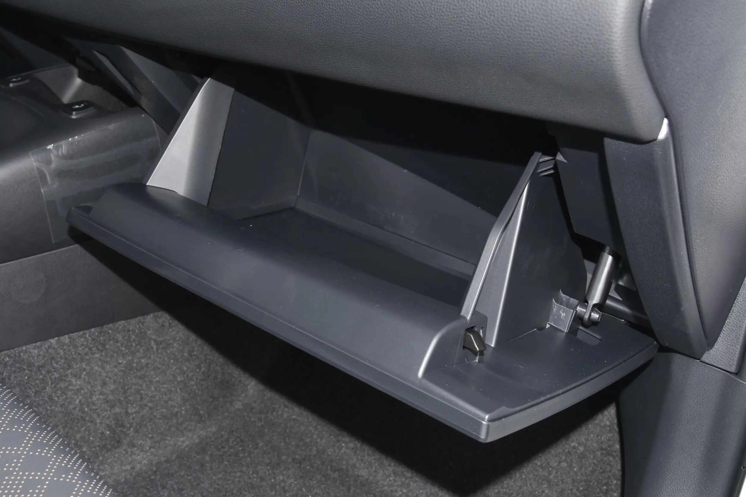 Toyota Corolla 2023 interior-4