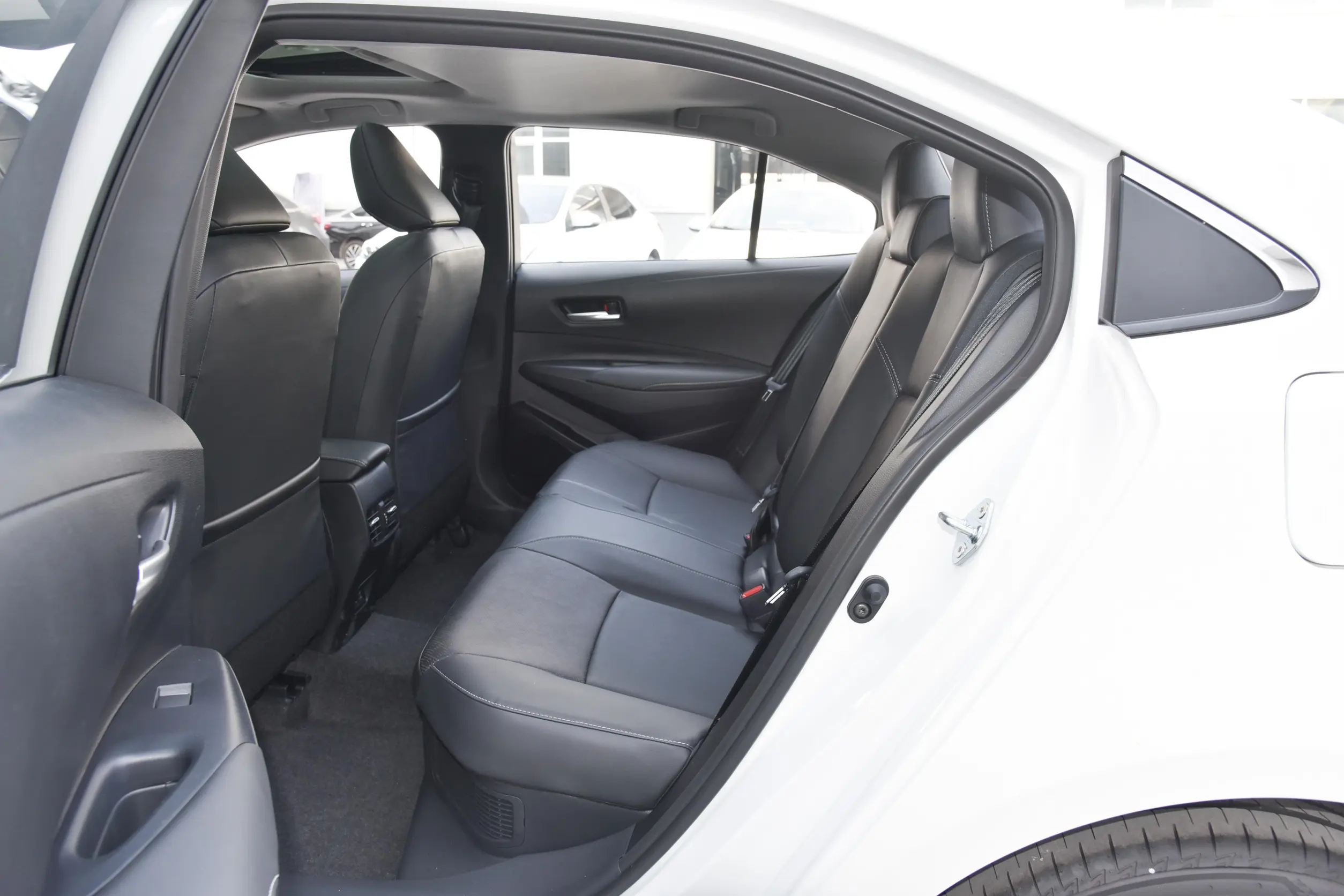 Toyota Corolla 2023 space-2