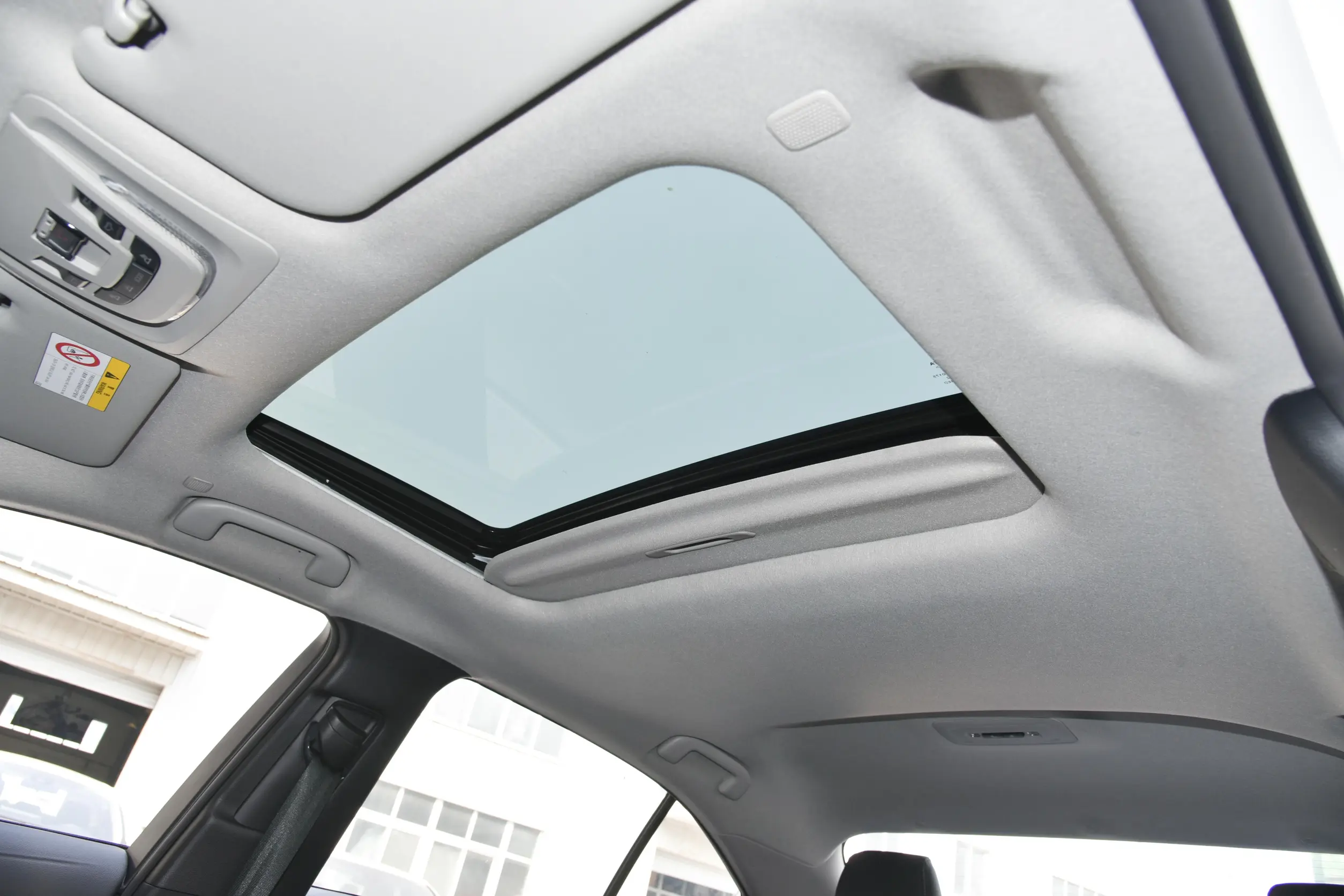 Toyota Corolla 2023 space-3