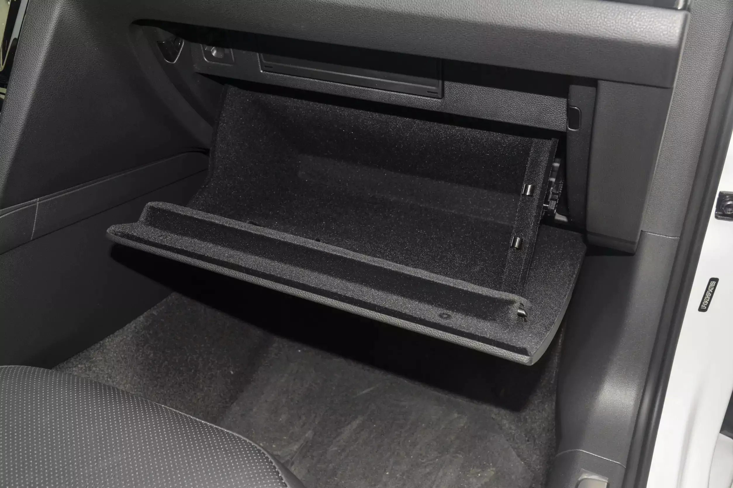 Volkswagen Arteon 2024 interior-4