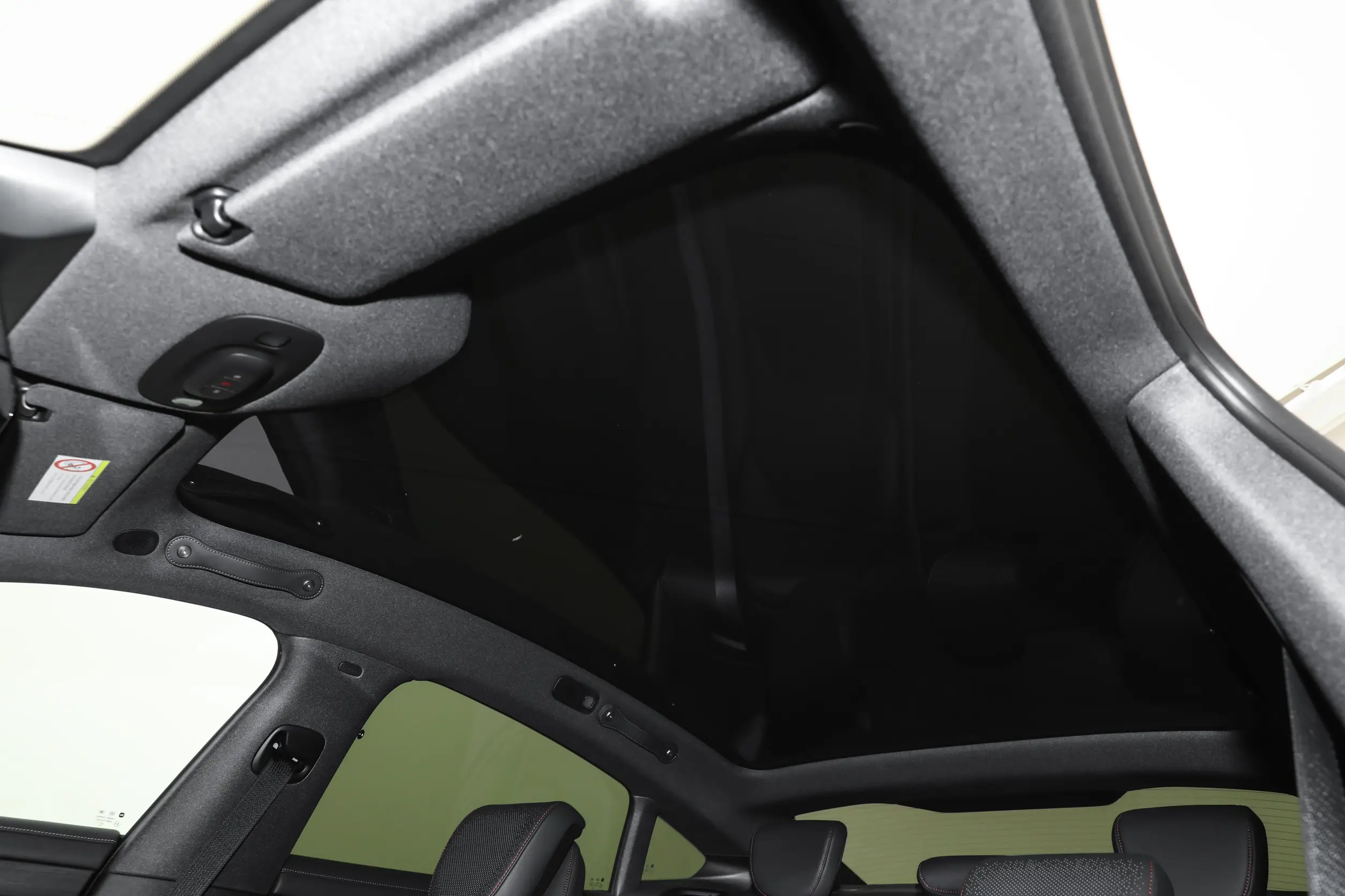 Xiaomi SU7 2024 space-3