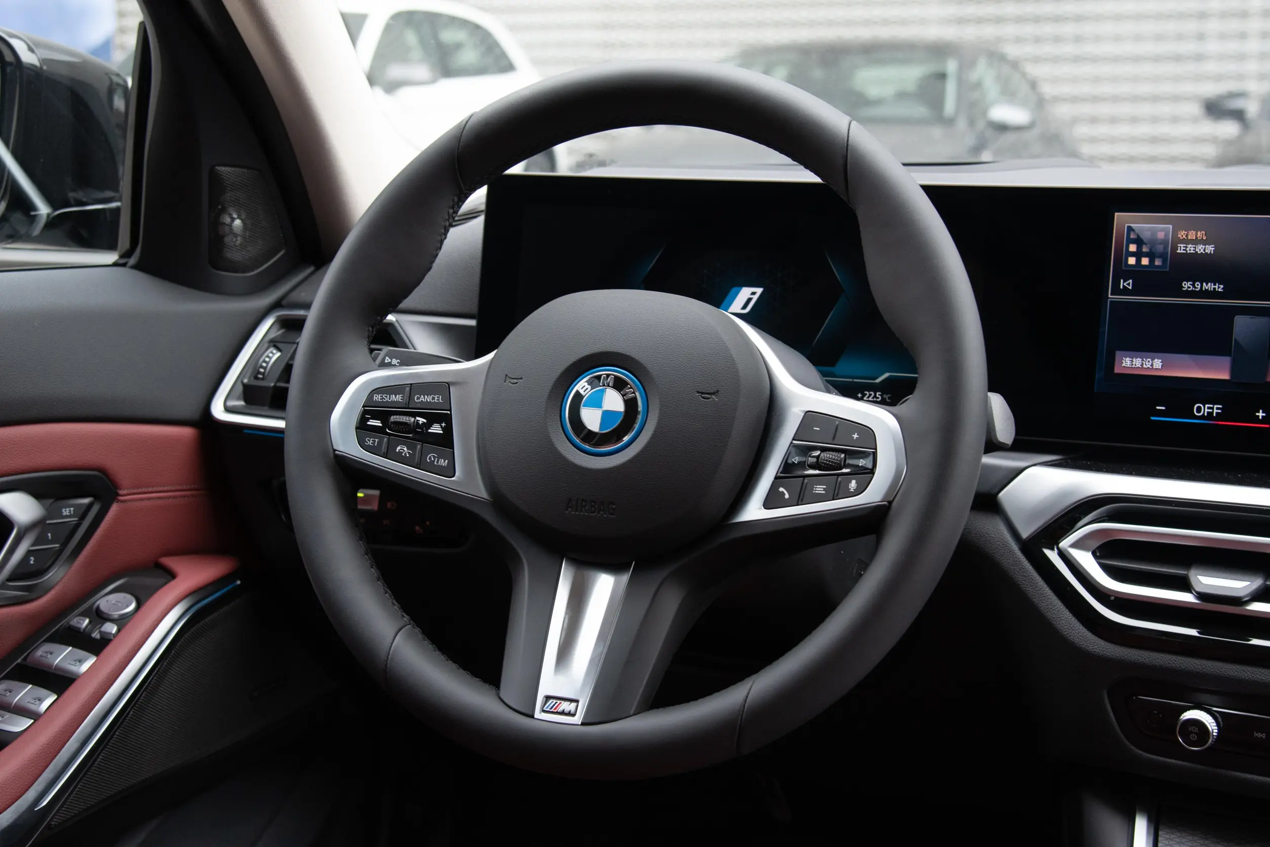BMW i3 2023 interior-2