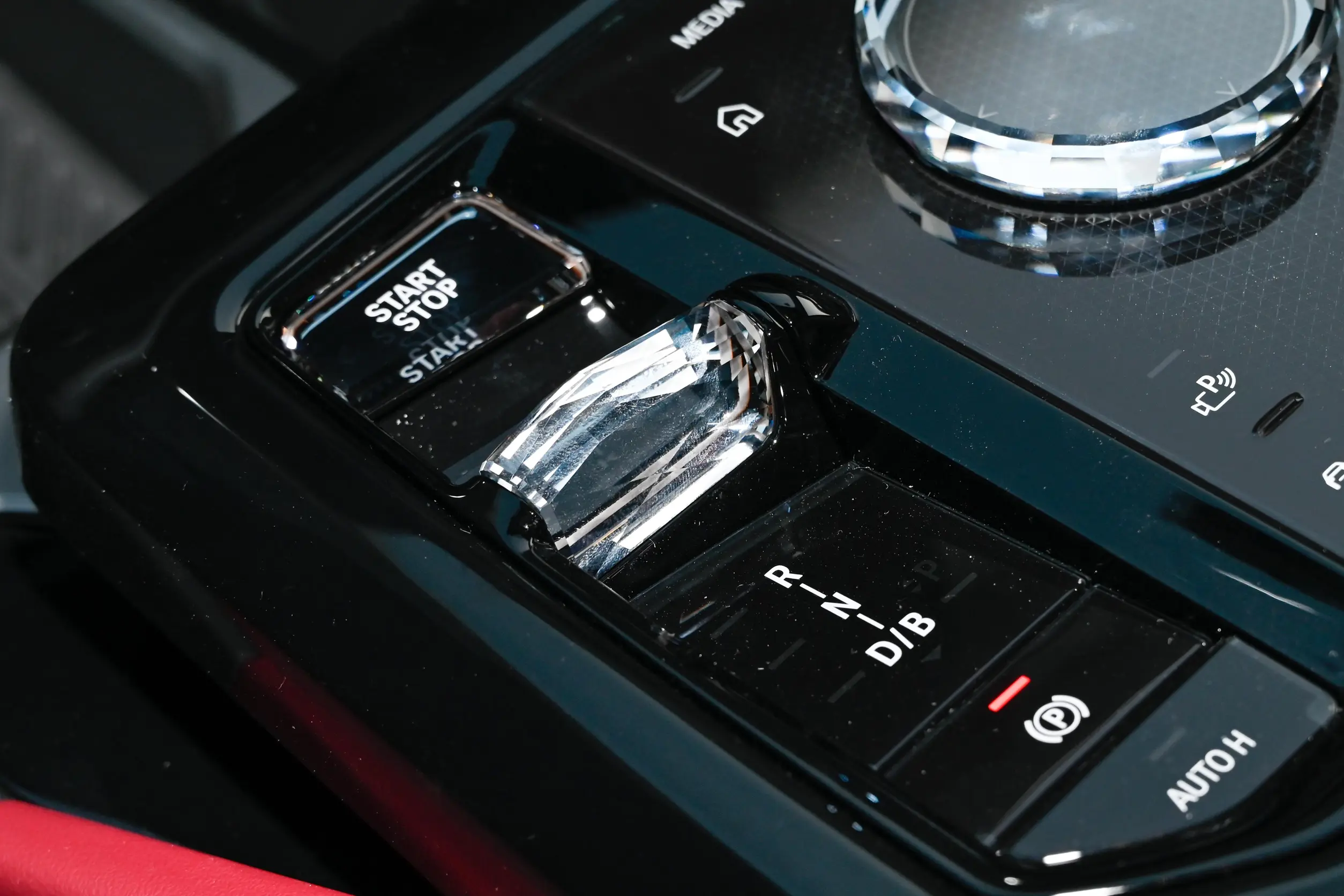 BMW i5 2024 interior-3