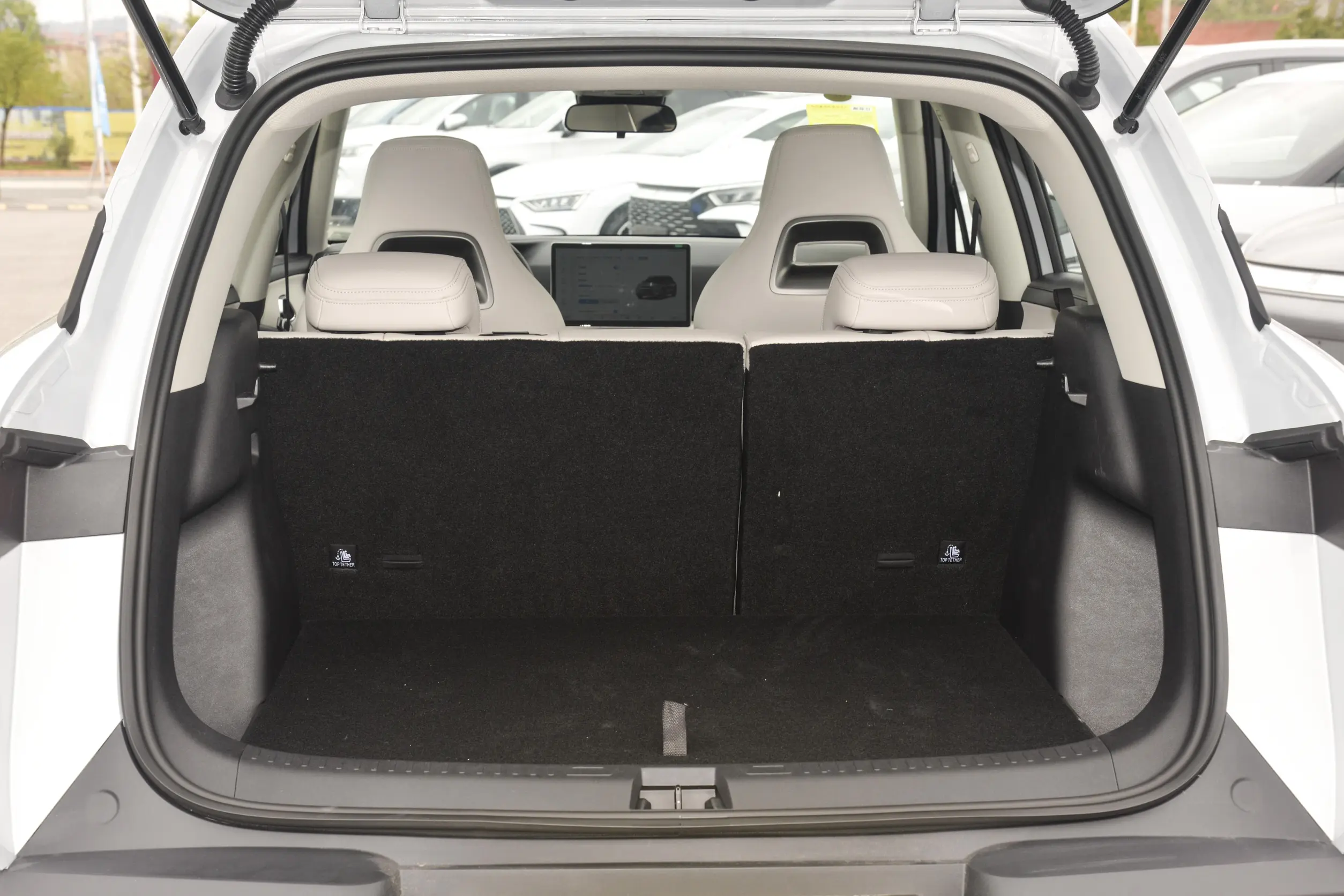 BYD Yuan UP 2024 space-4