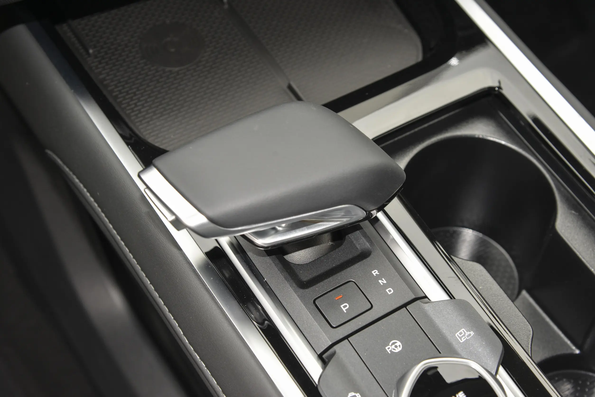 Changan Qiyuan Q05 2024 interior-3