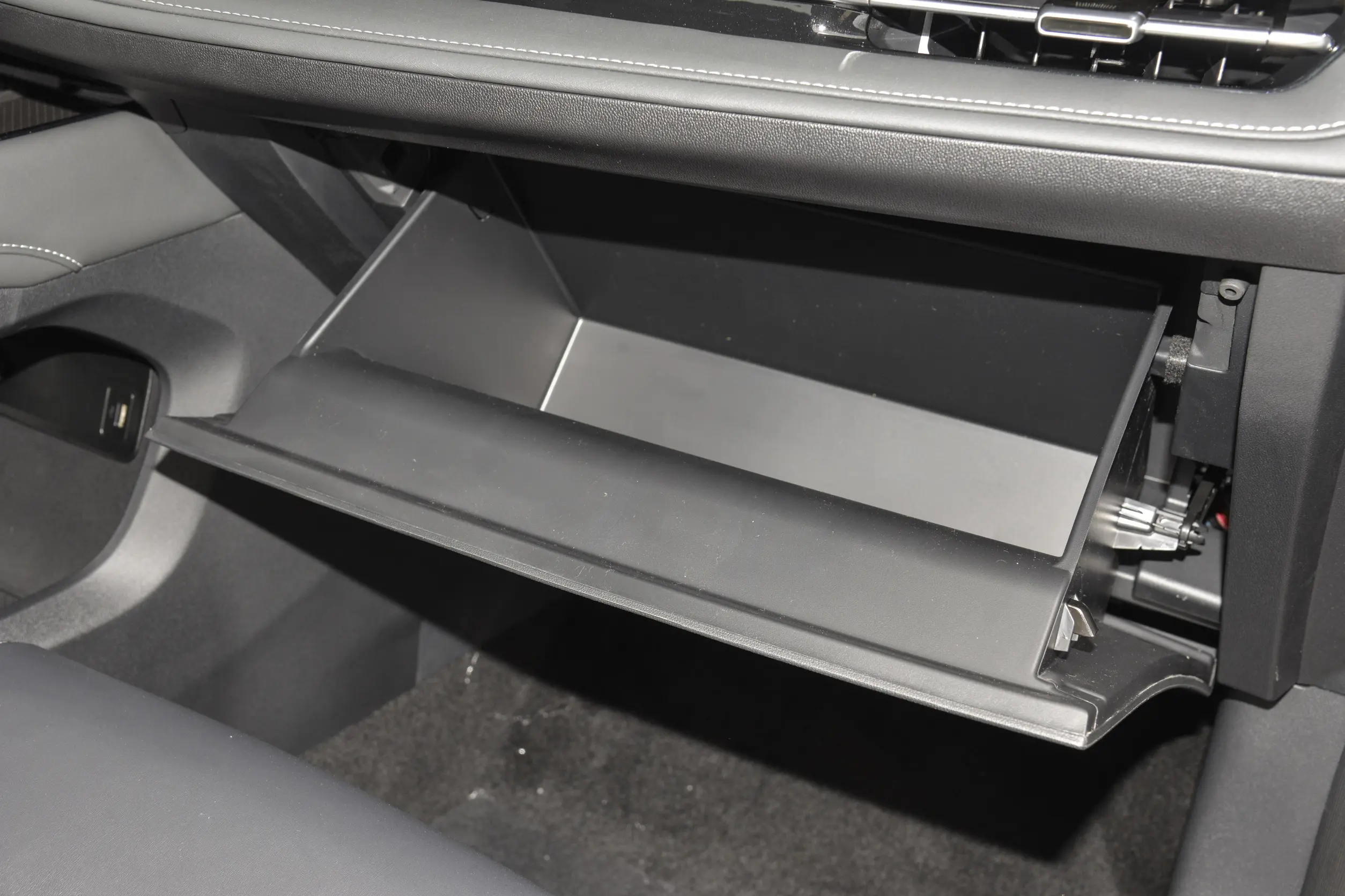 Changan Qiyuan Q05 2024 interior-4