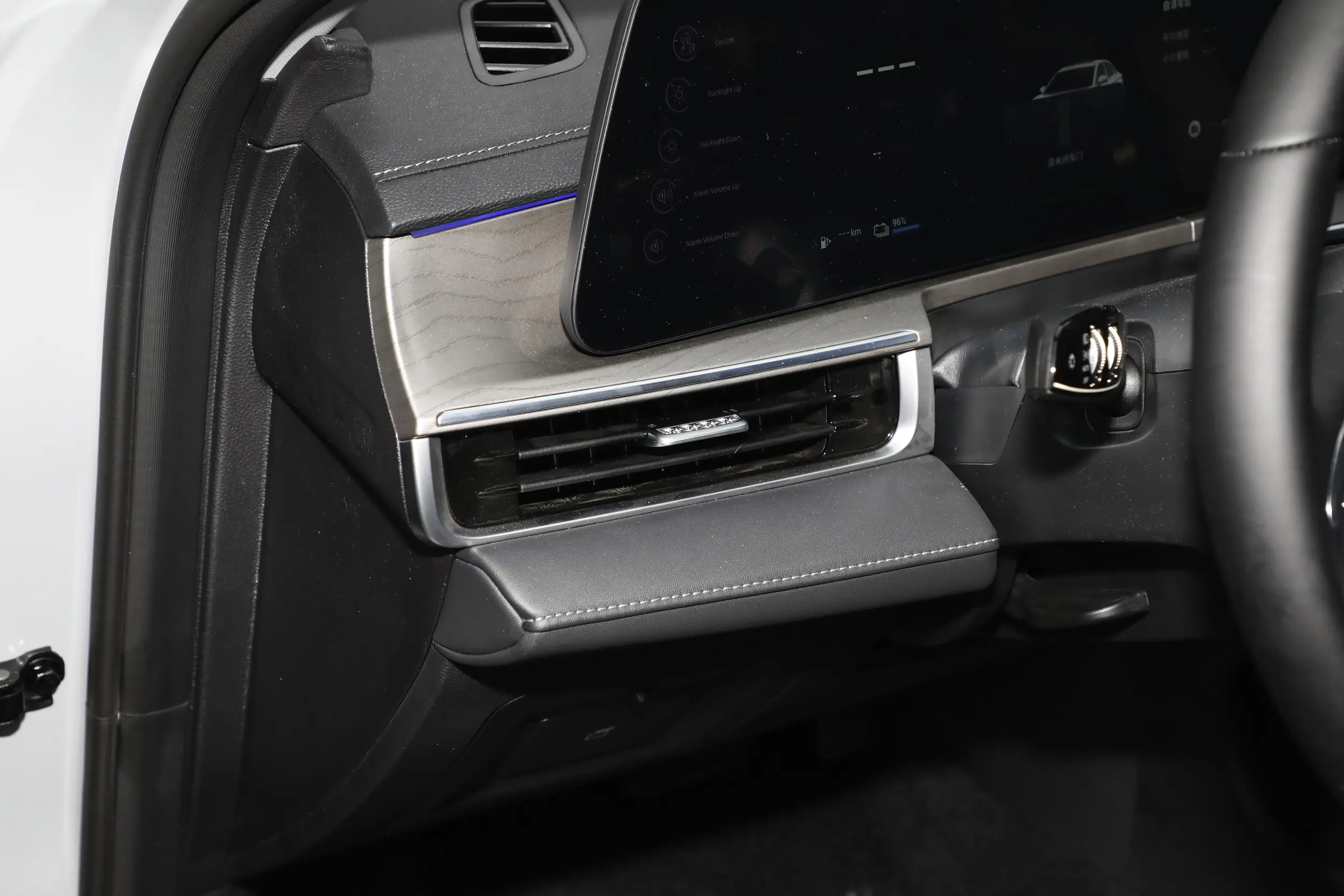 Chery Fengyun A8 2024 interior-4