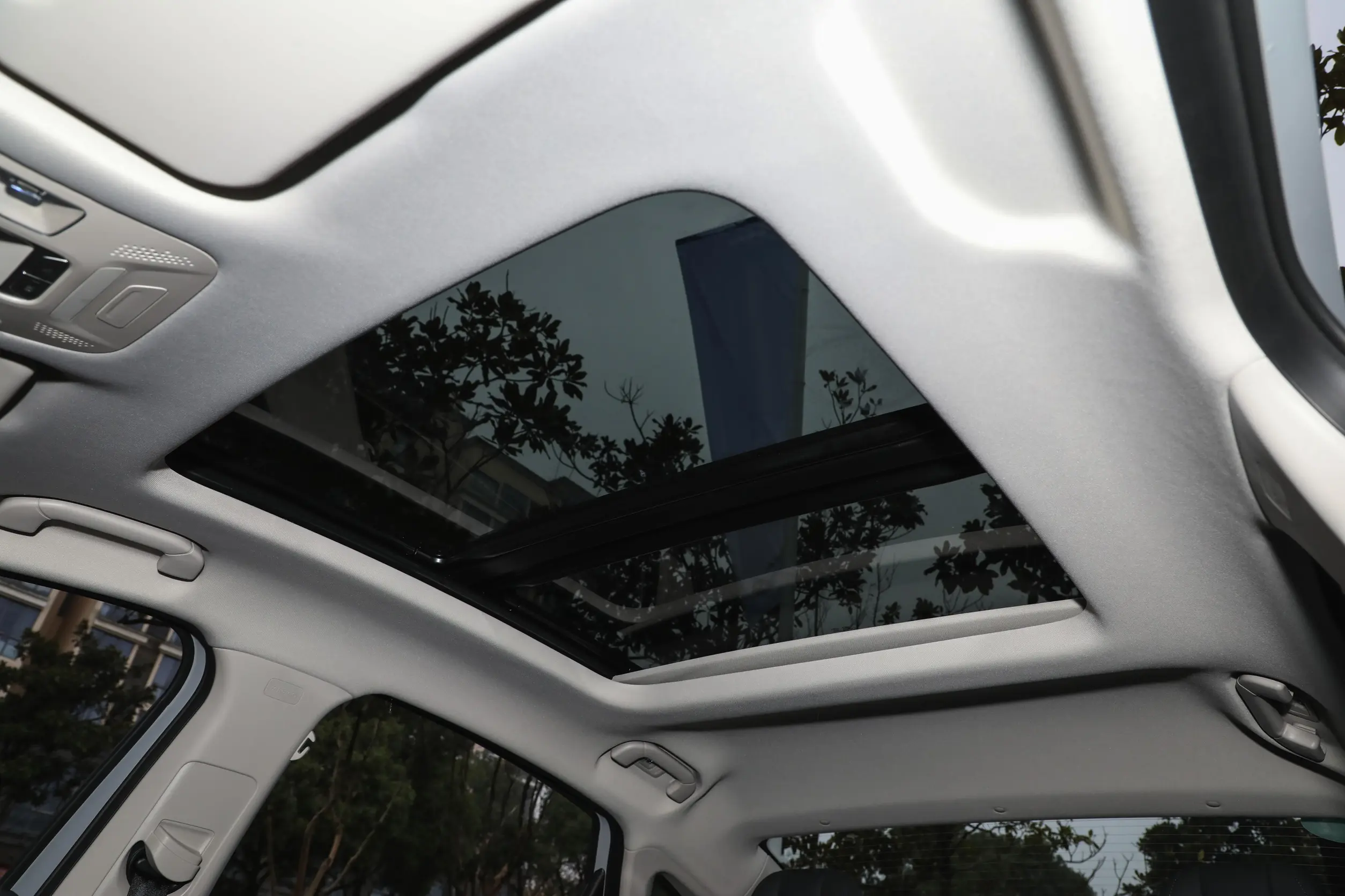 Chery Fengyun A8 2024 space-3