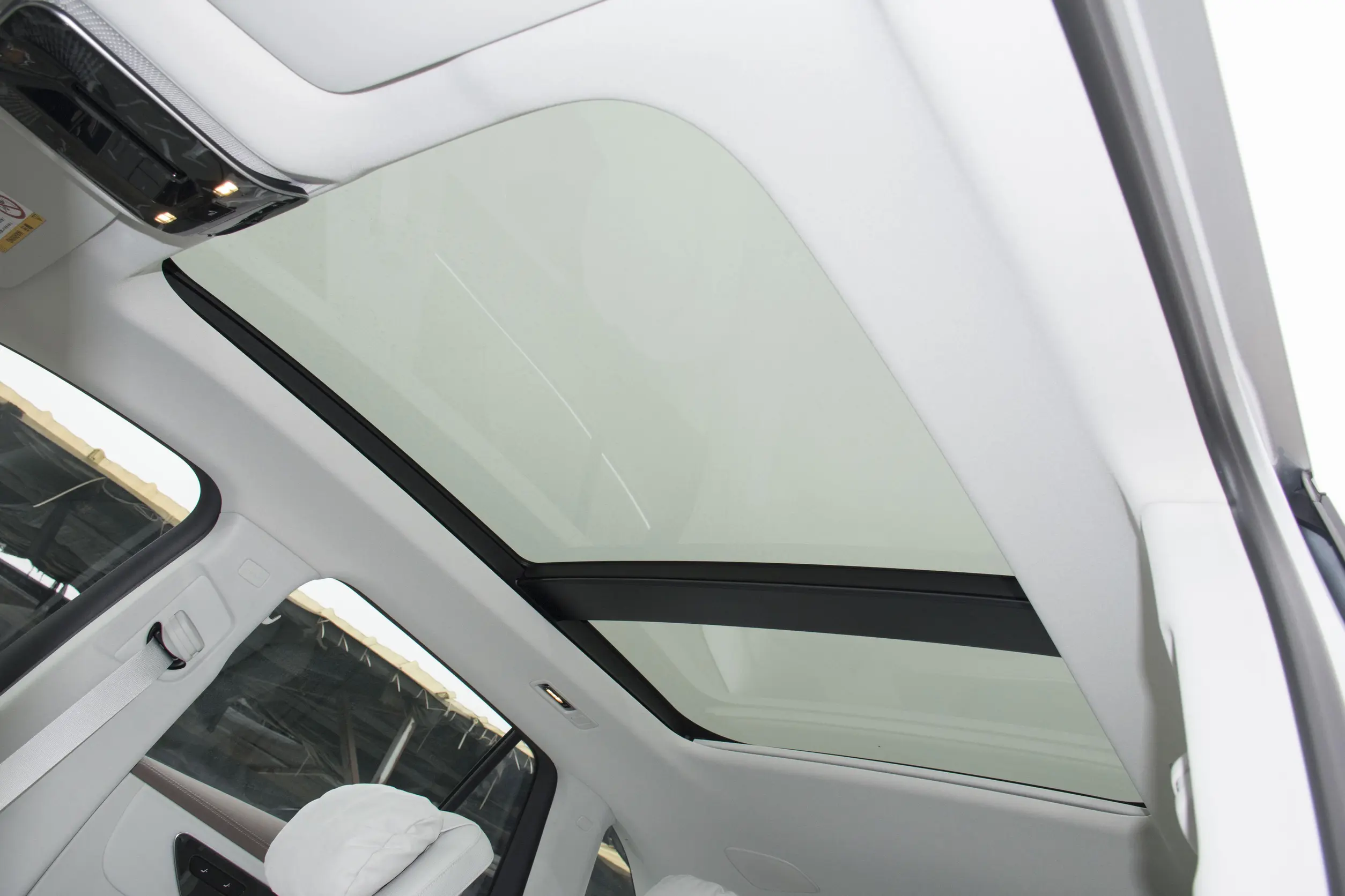 Mercedes-Benz EQE SUV 2024 space-3