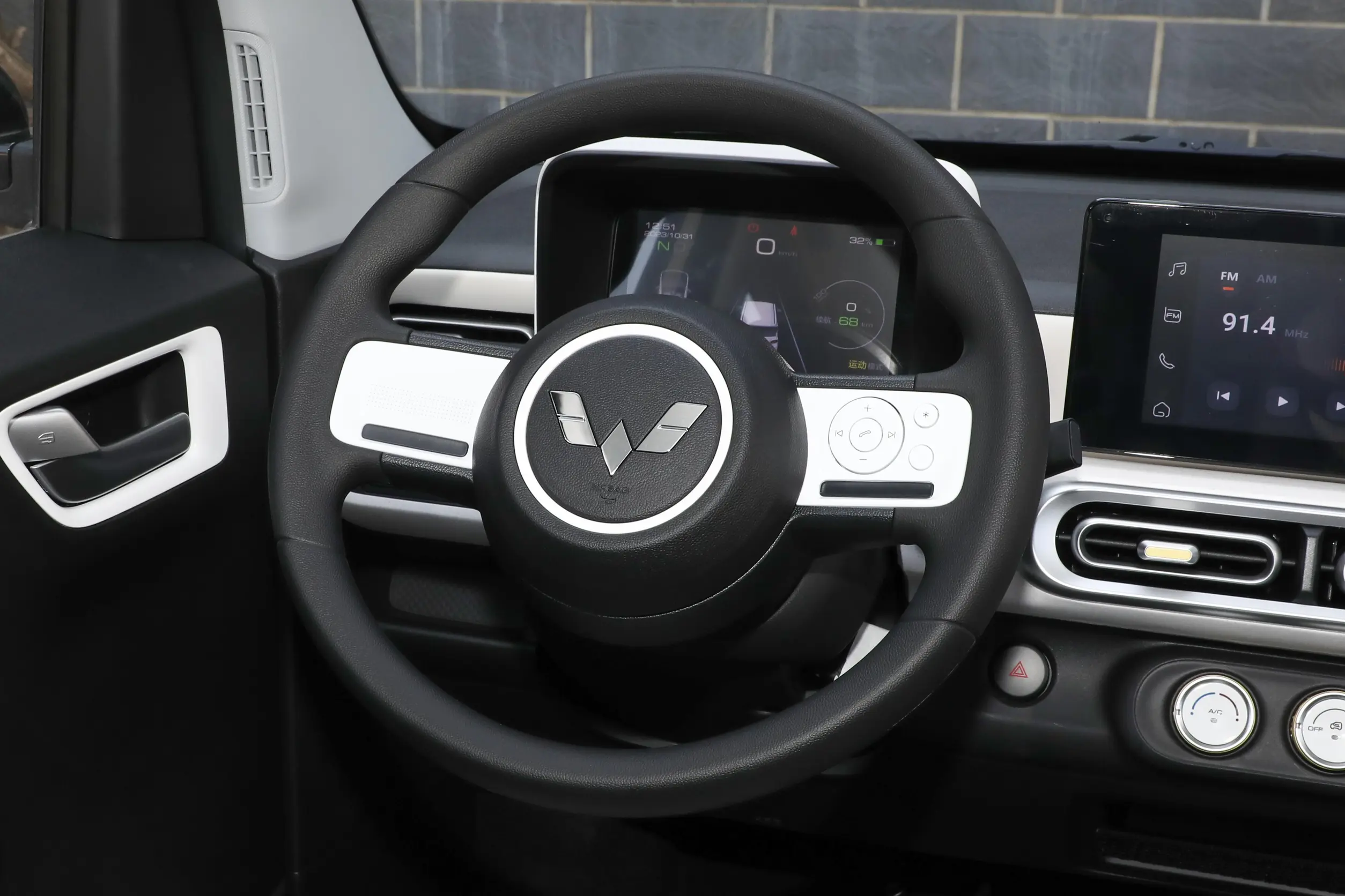 Wuling Hongguang MINI EV 2024 interior-2