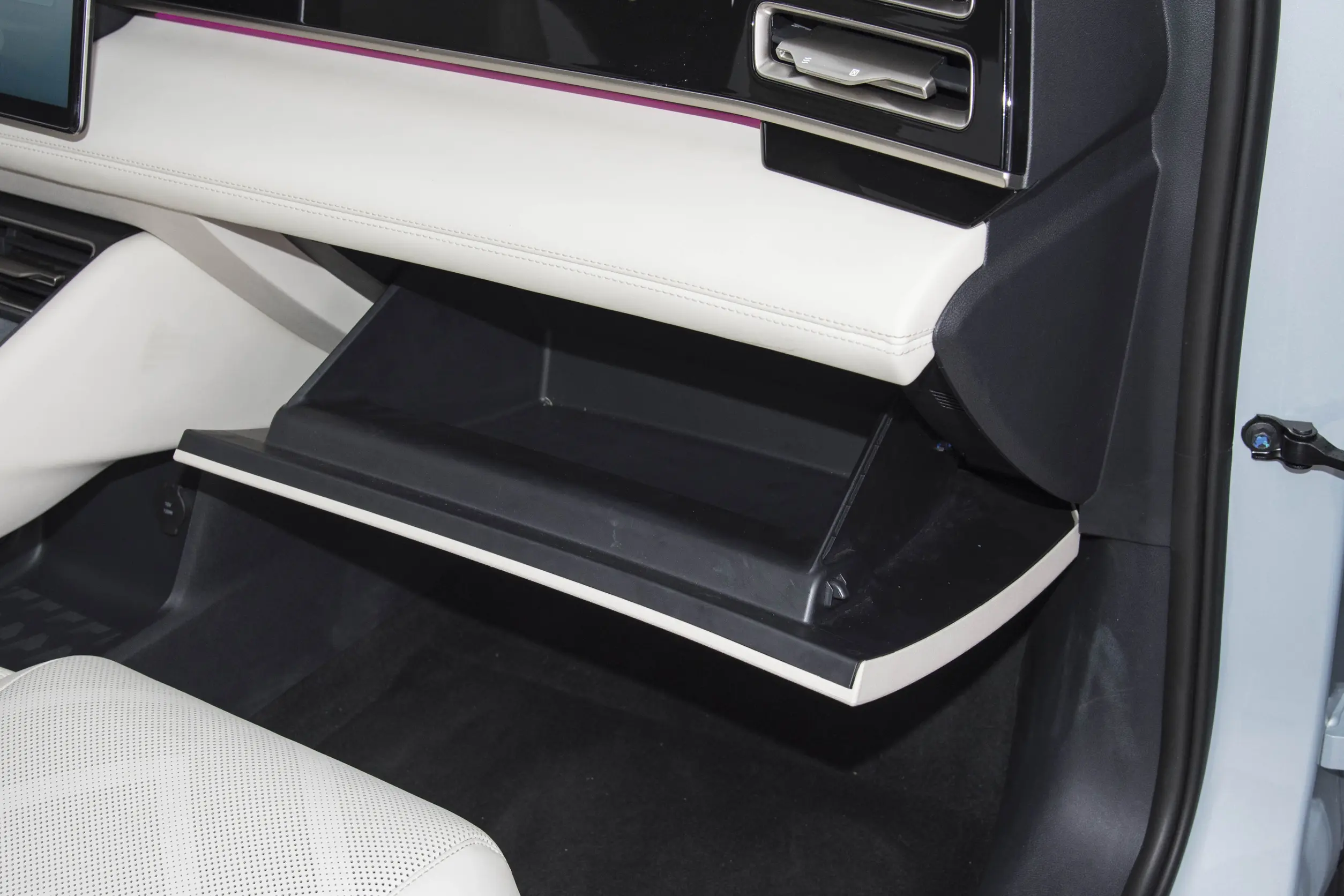 BYD Qin L DM-i 2024 interior-4