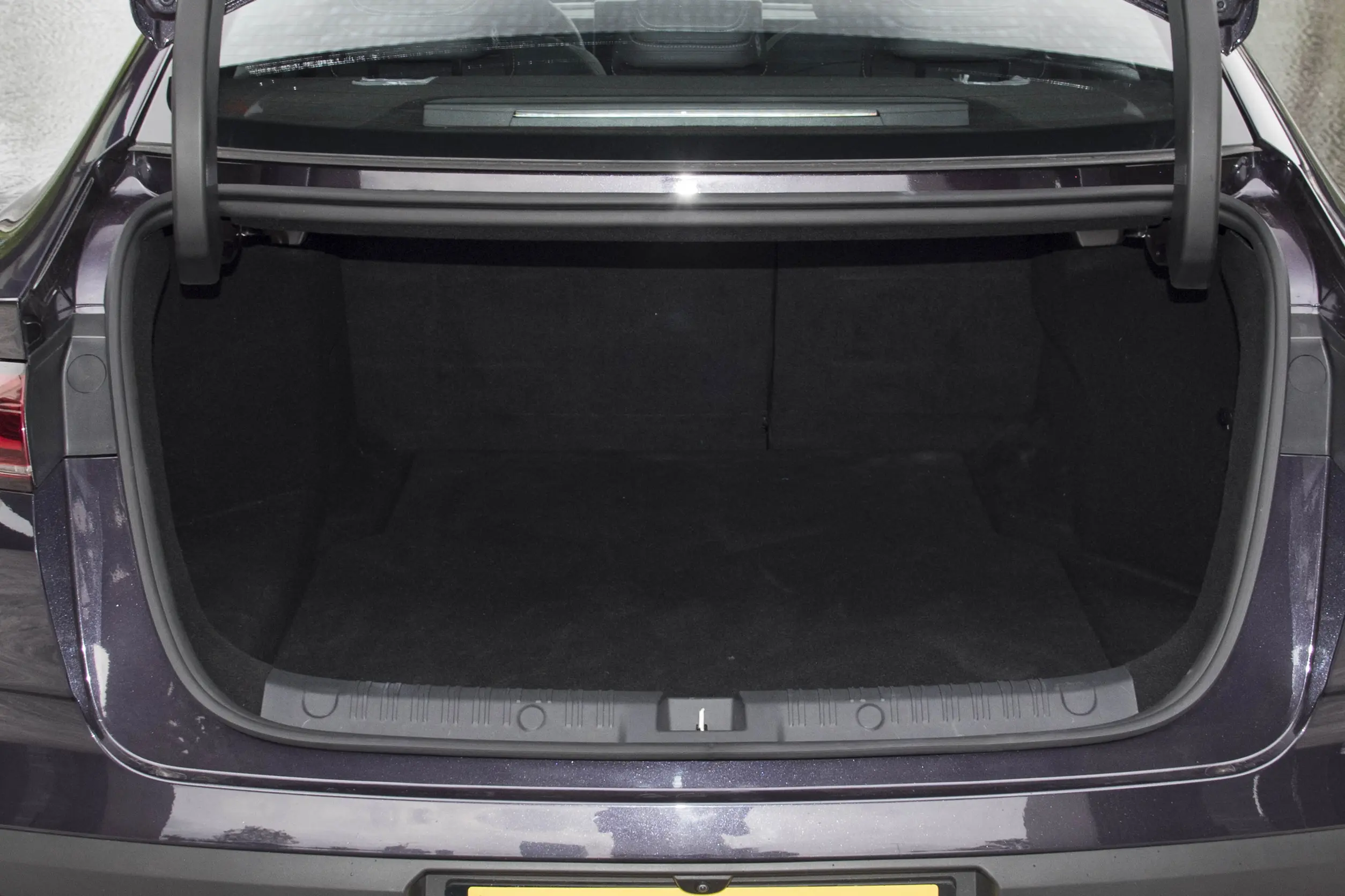 BYD Qin L DM-i 2024 space-4