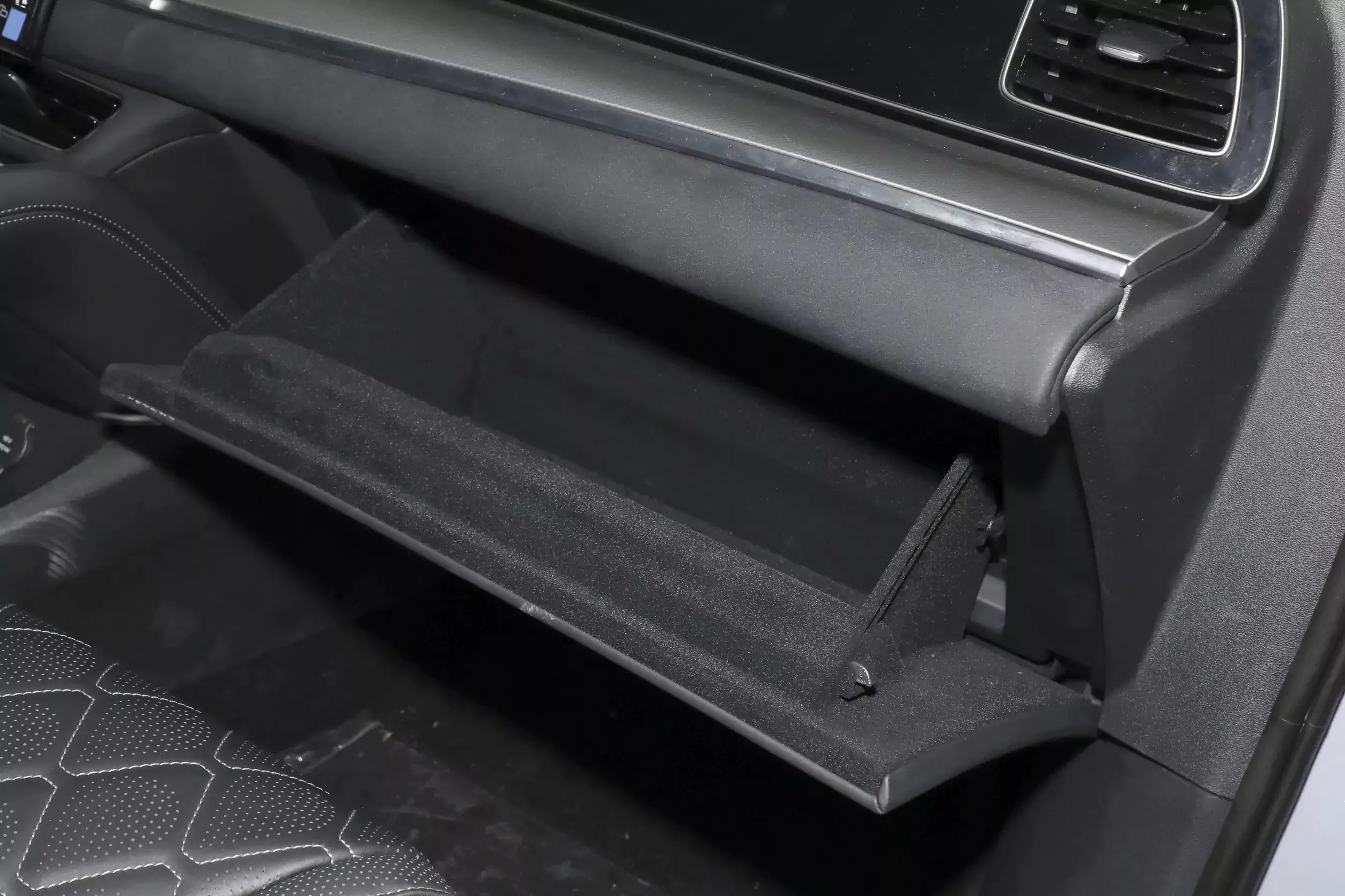 BYD Sea Lion 07 EV 2024 interior-4