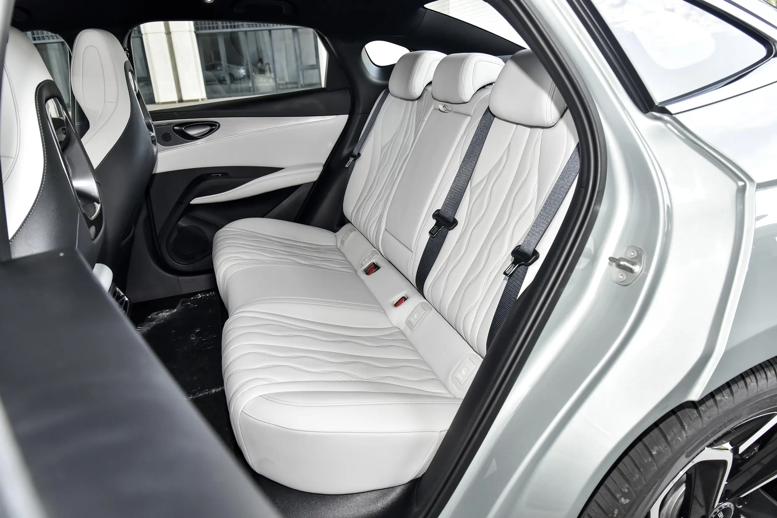 BYD Seal 06 DM-i 2024 space-2