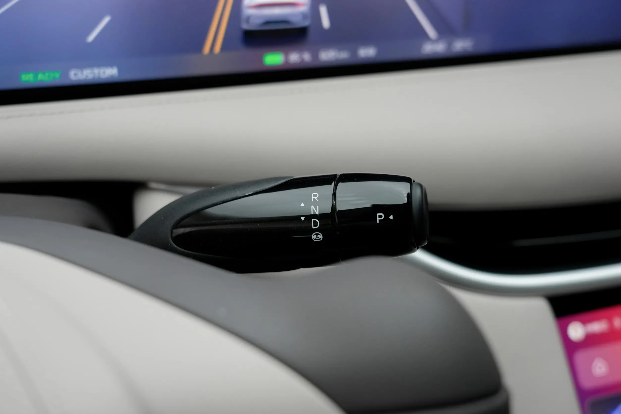 IM Motors L6 2024 interior-3