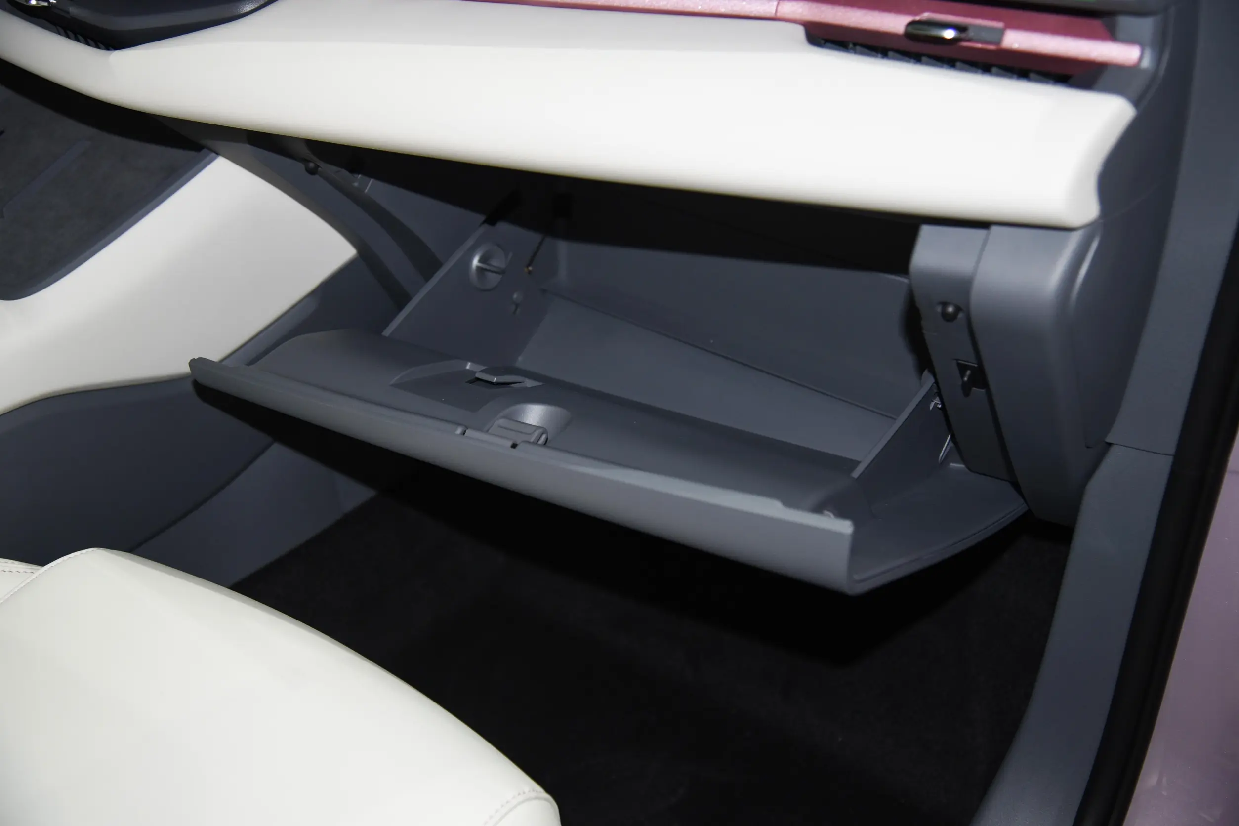 Lynk & Co 06 EM-P 2024 interior-4