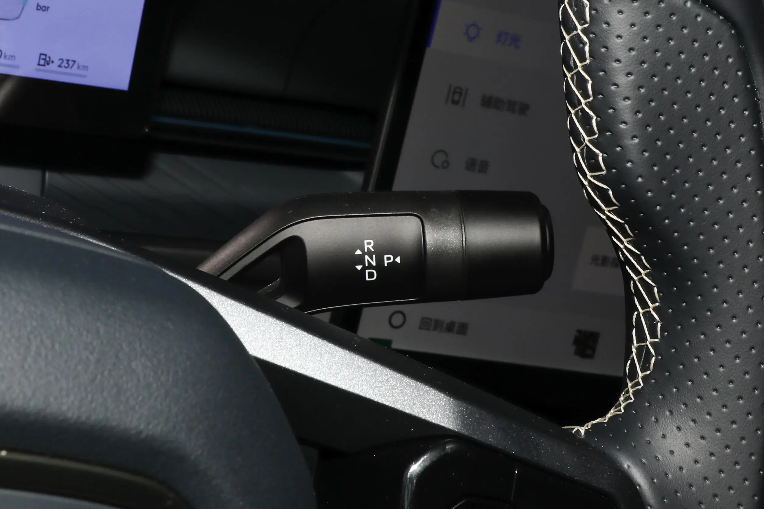 Lynk & Co 07 EM-P 2024 interior-3