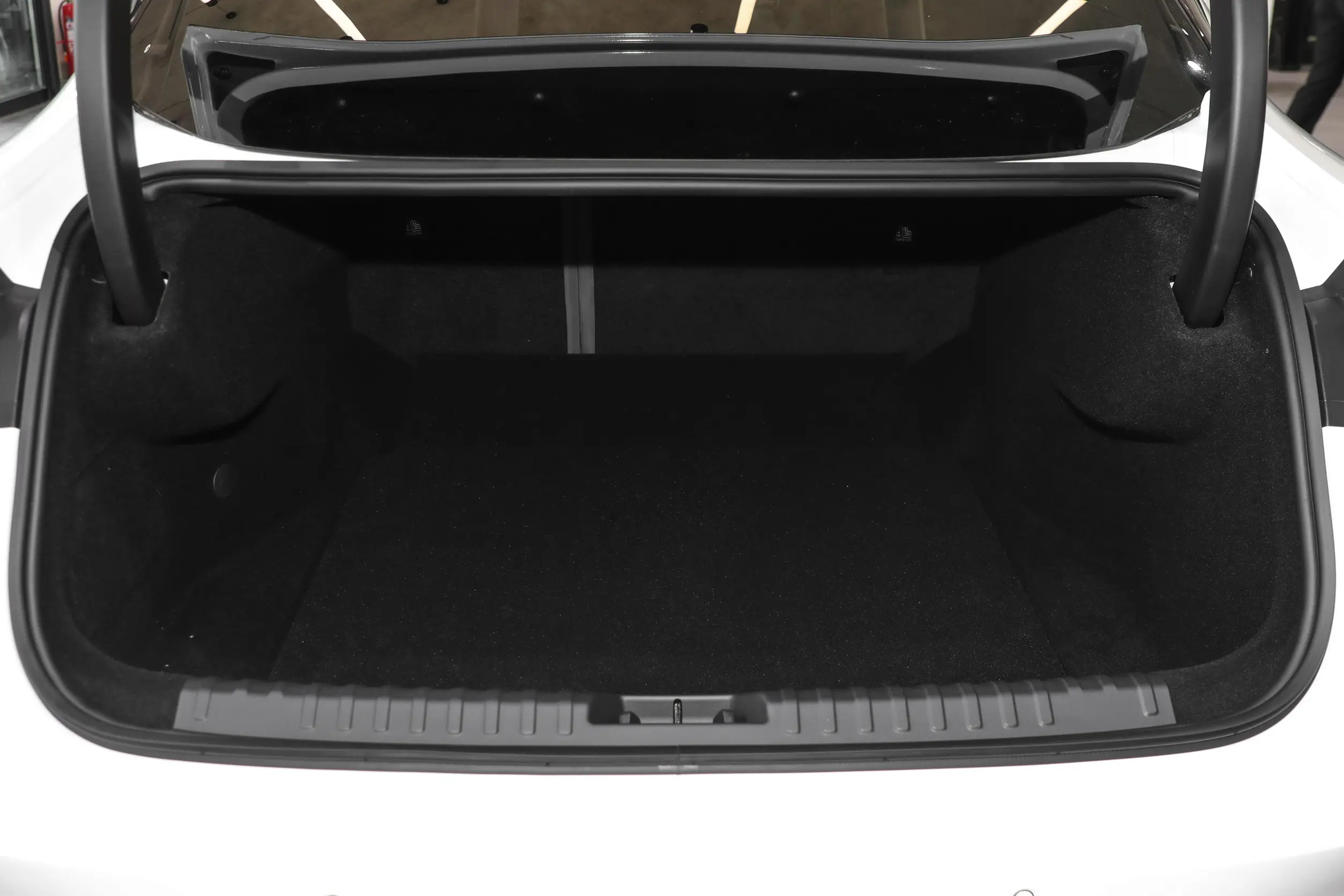 Lynk & Co 07 EM-P 2024 space-4