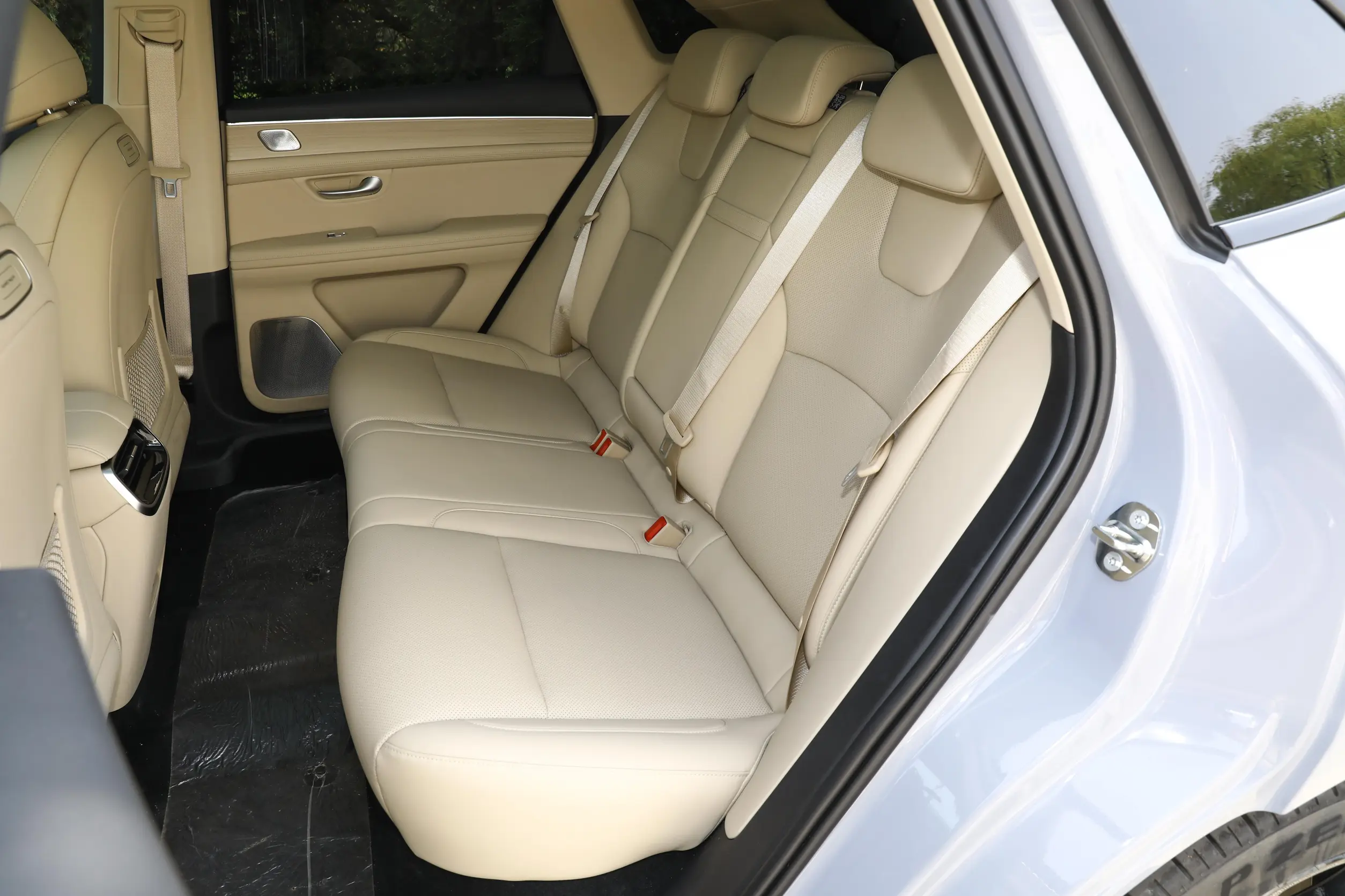 AITO M5 2024 space-2