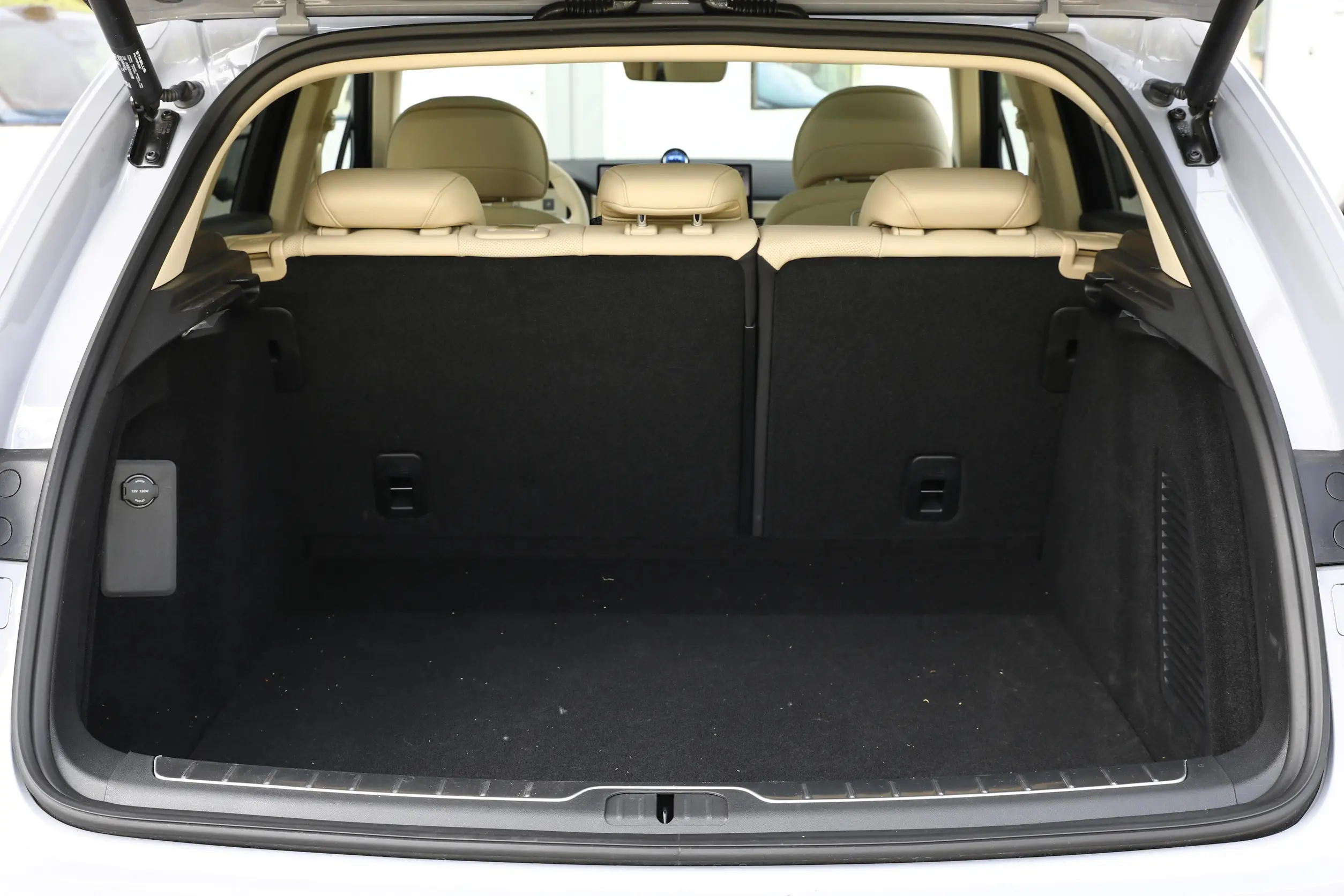 AITO M5 2024 space-4