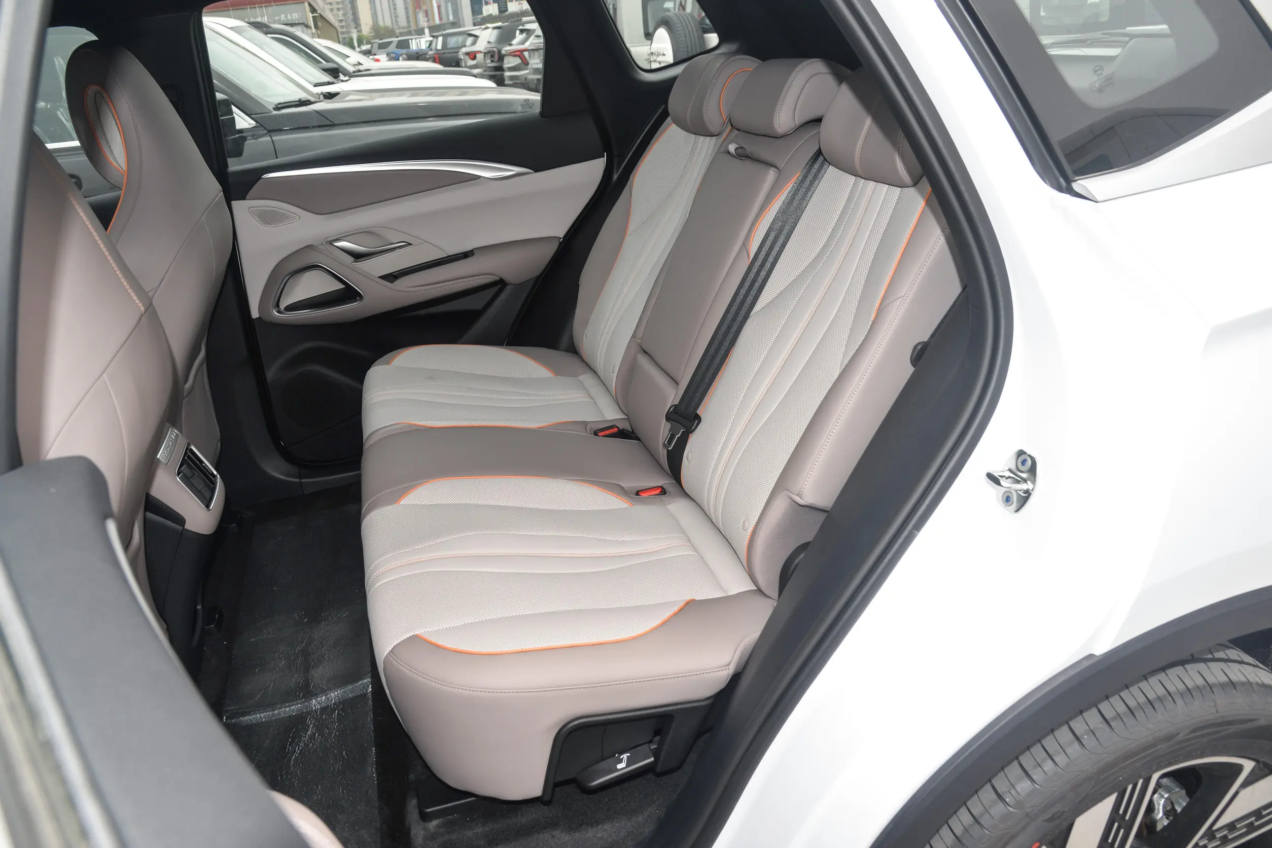 BYD Song Pro DM-i 2024 space-2