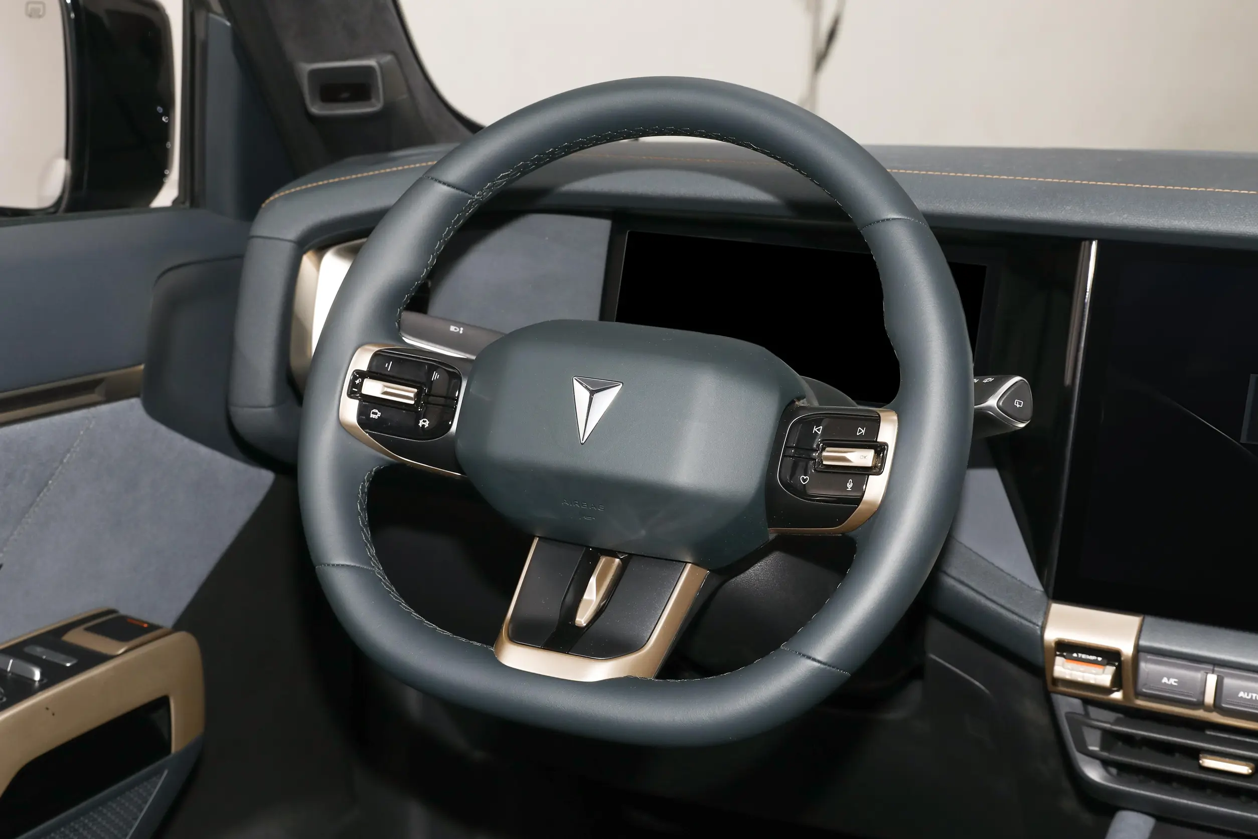 Changan DEEPAL G318 2024 interior-2