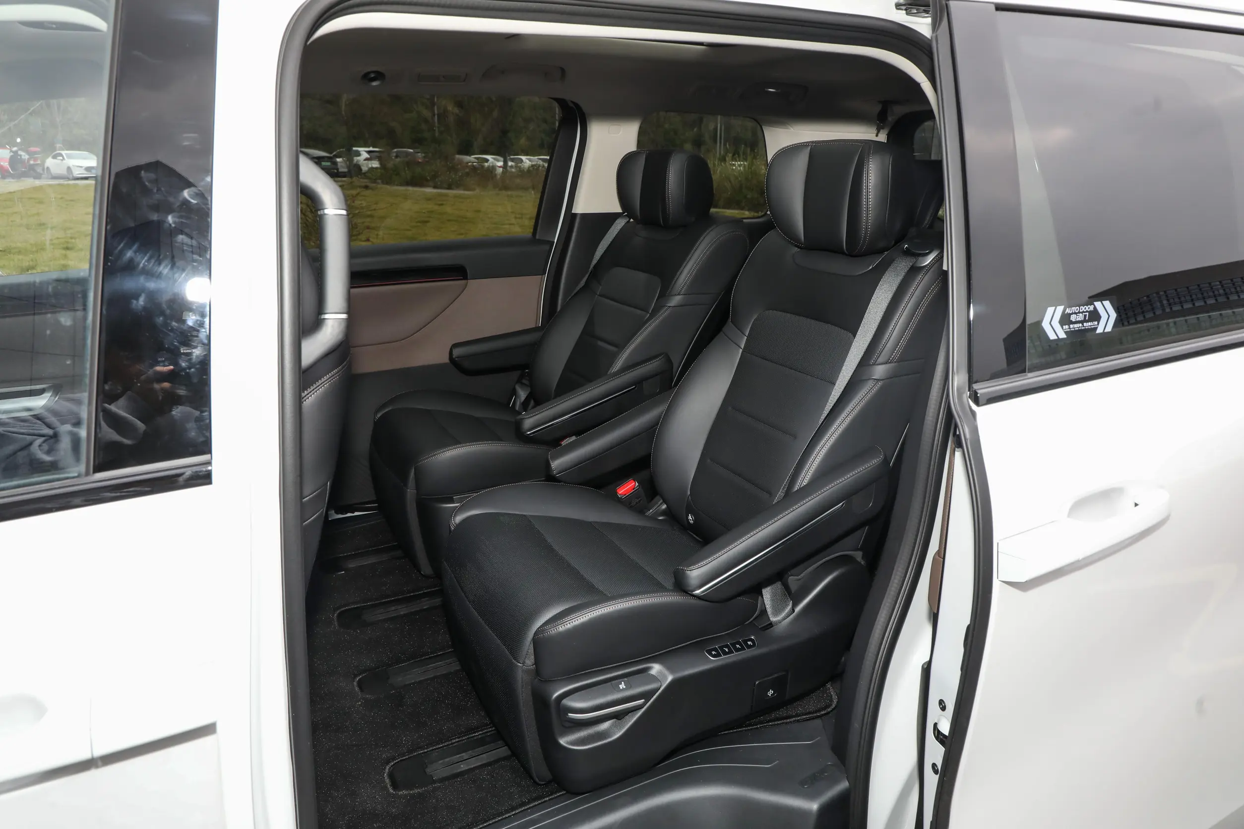 GAC Trumpchi E8 PHEV 2024 space-2