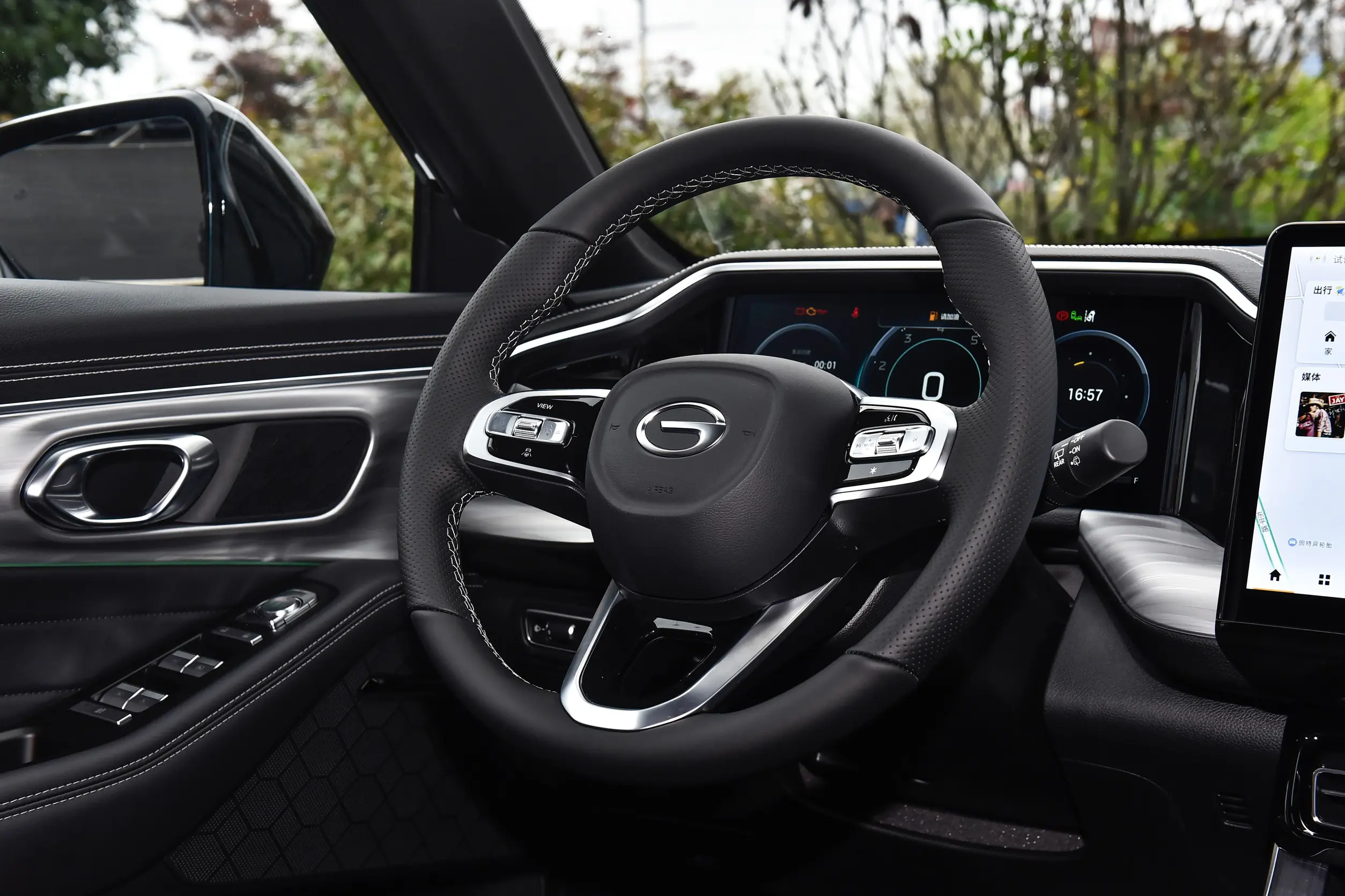 GAC Trumpchi GS8 2025 interior-2