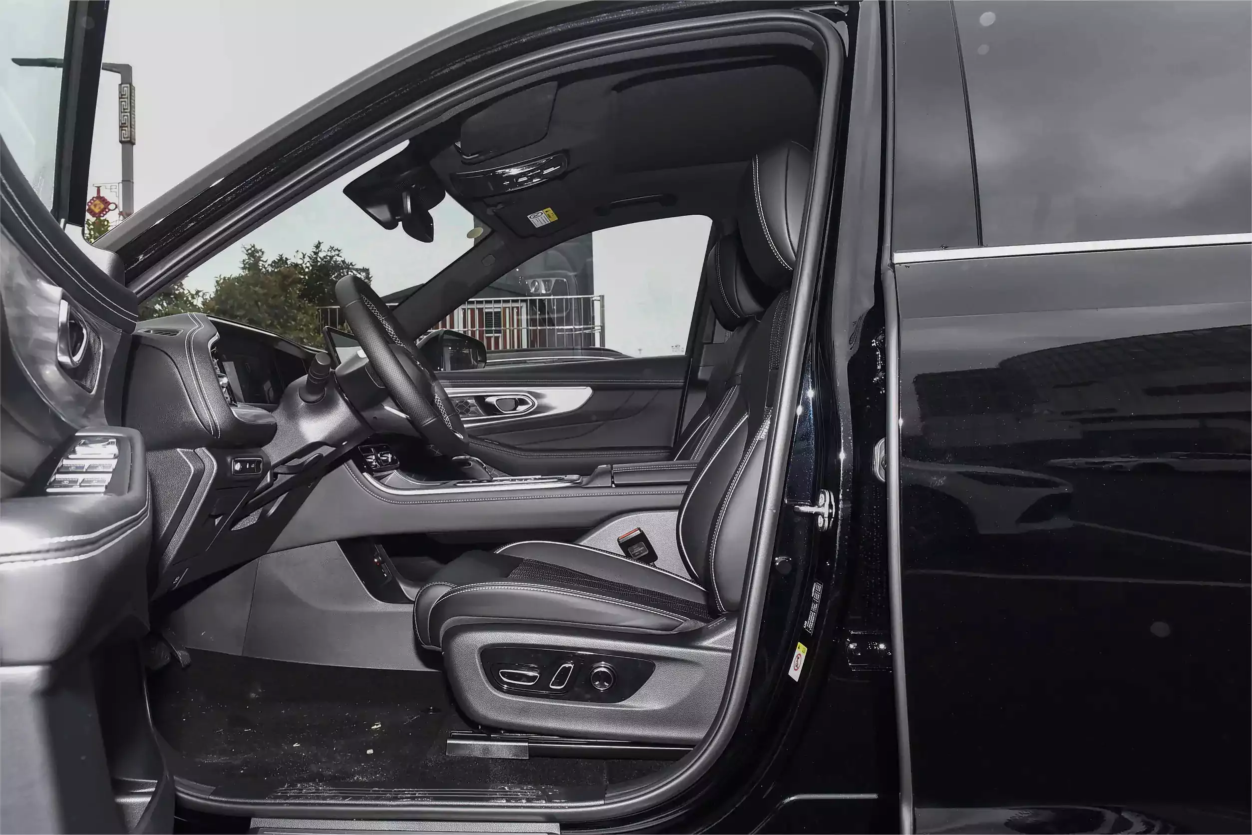 GAC Trumpchi GS8 2025 space-1