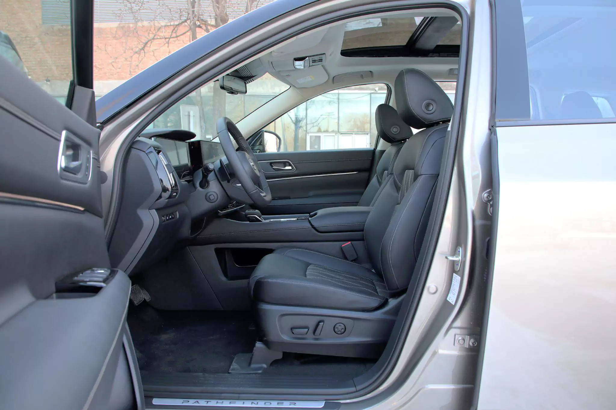 Nissan Pathfinder 2024 space-1