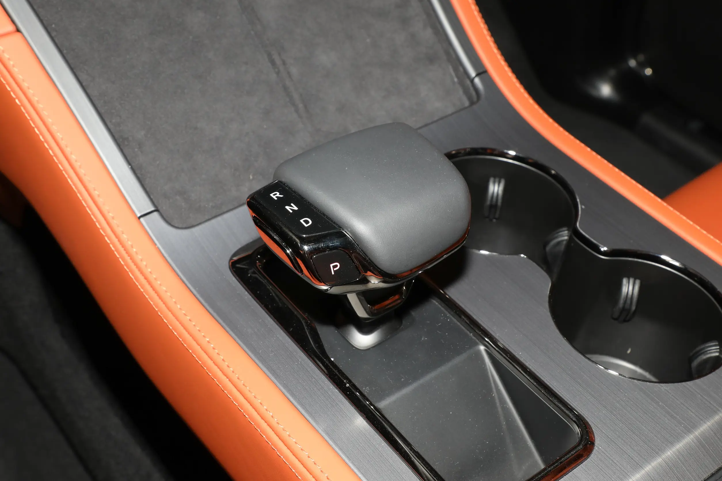 Rox 01 2023 interior-3