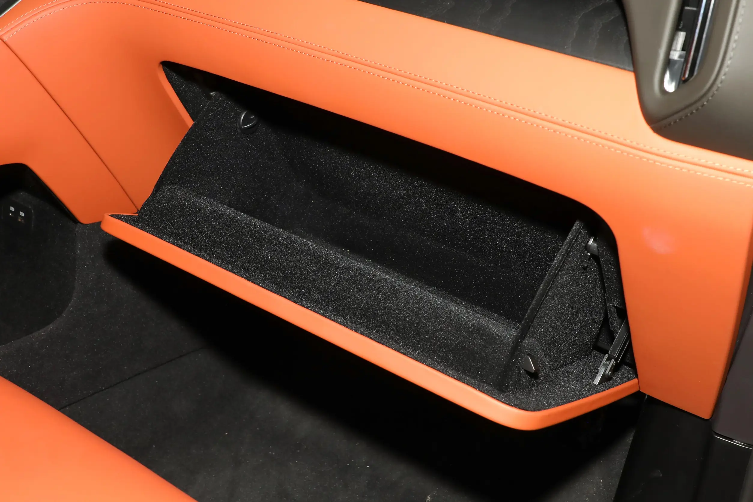 Rox 01 2023 interior-4