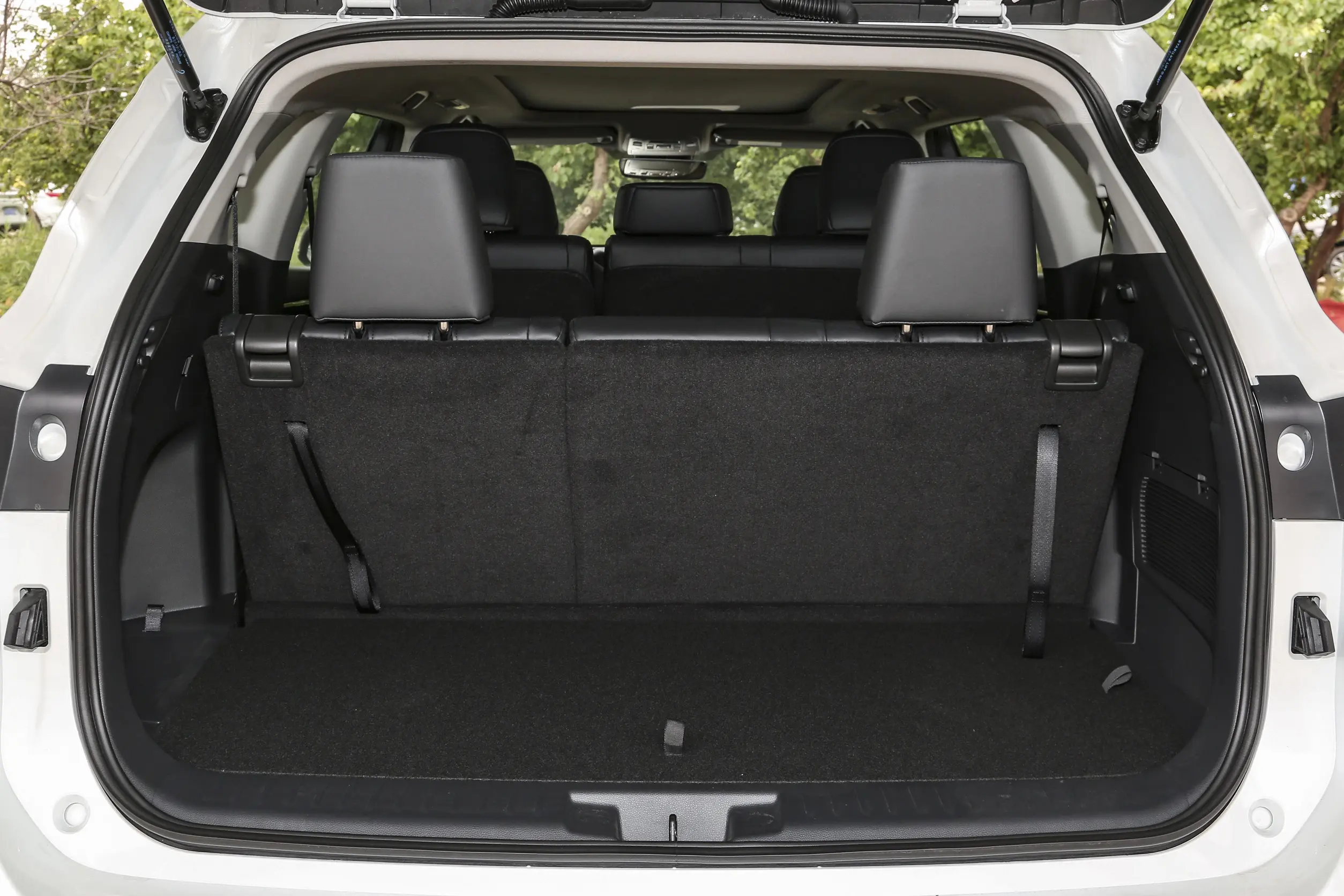 Toyota Highlander 2024 space-4