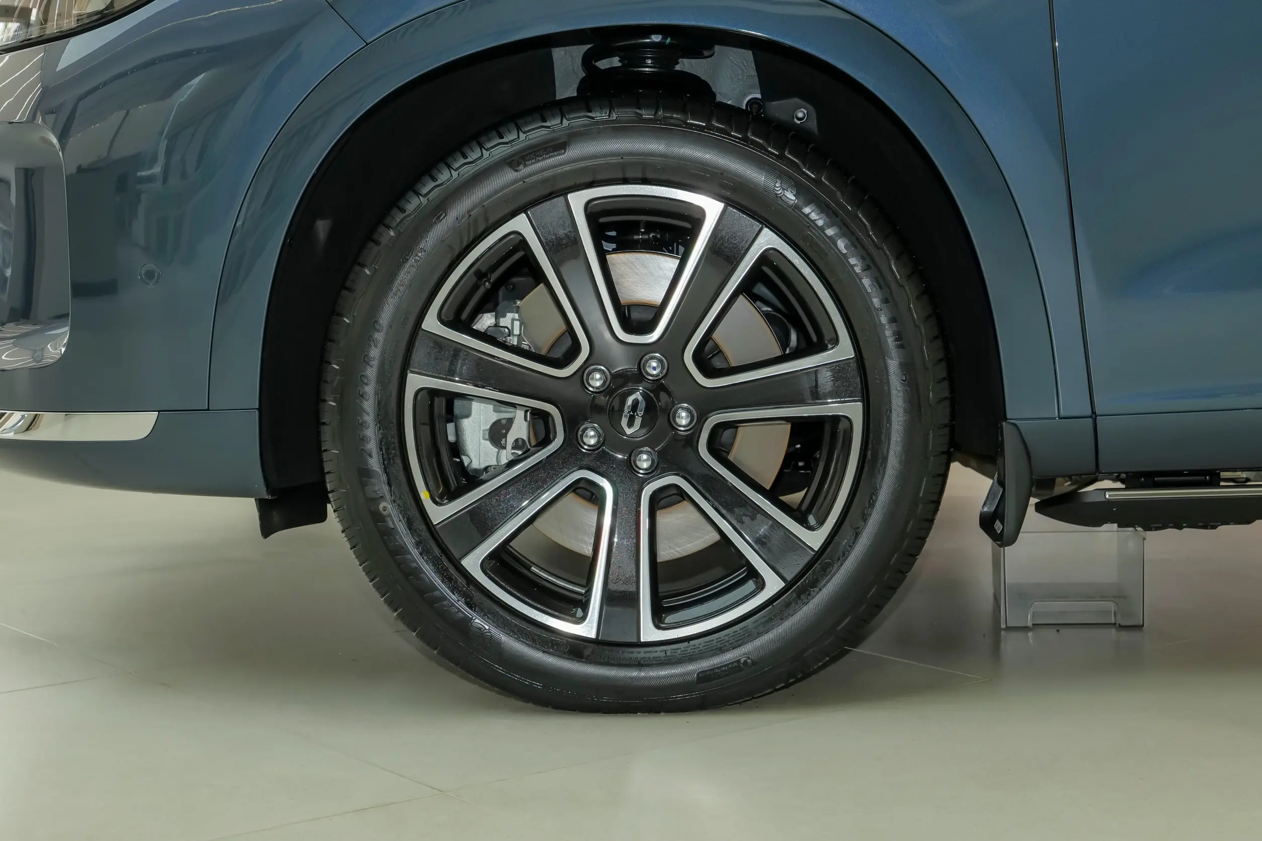 AITO M7 picture (11)