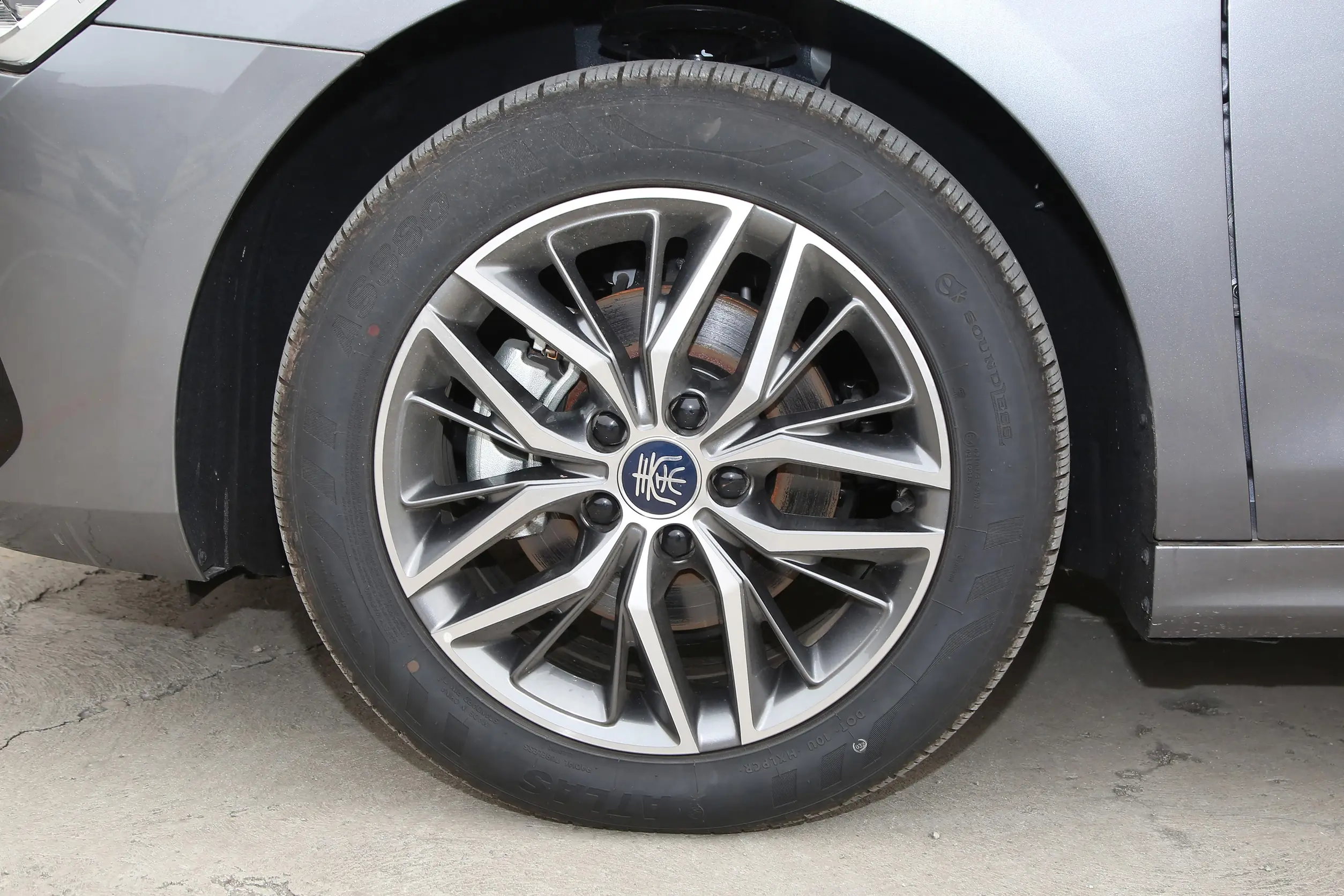 BYD Qin PLUS EV picture (10)