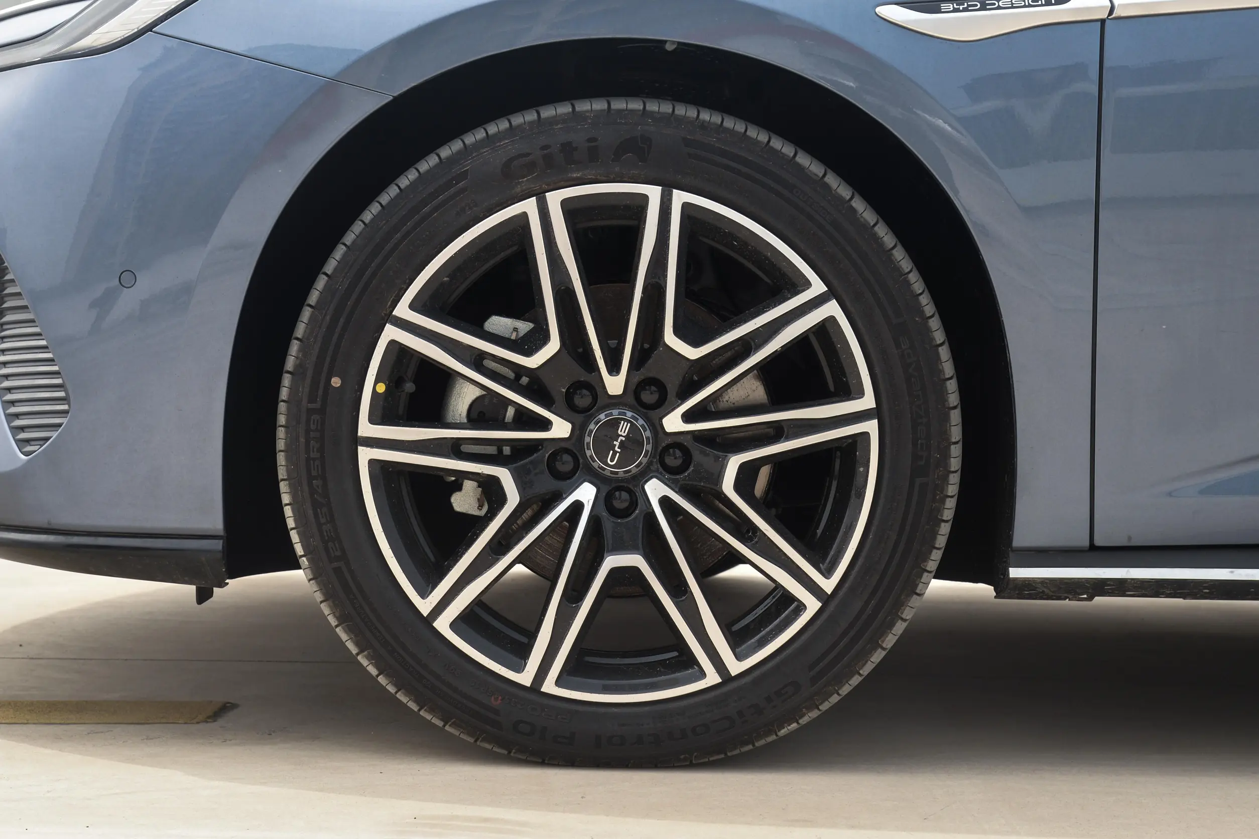 BYD Seal DM-i picture (7)